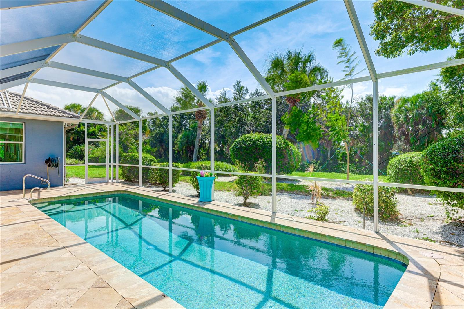 2100 CALUSA LAKES BLVD