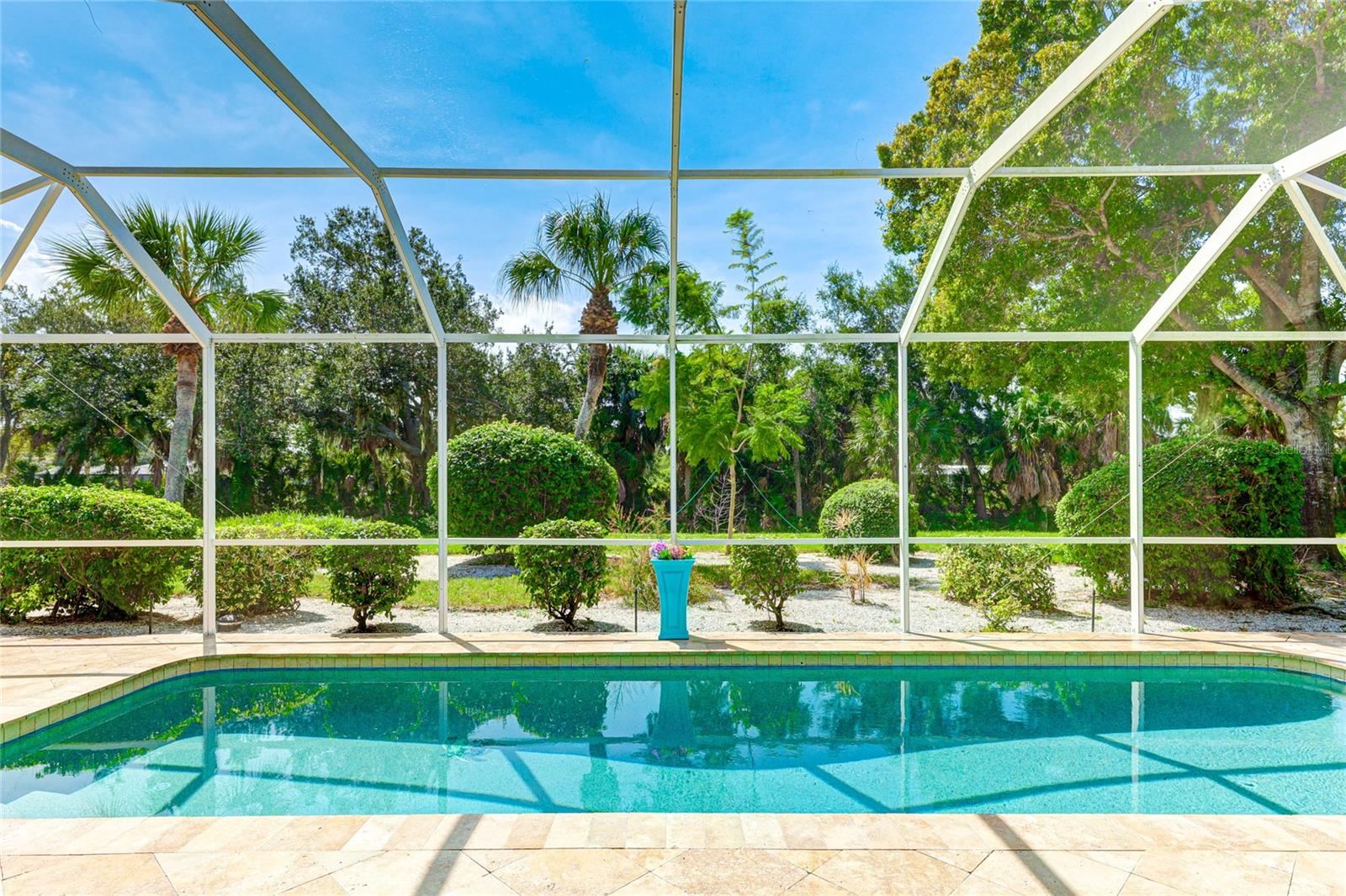 2100 CALUSA LAKES BLVD