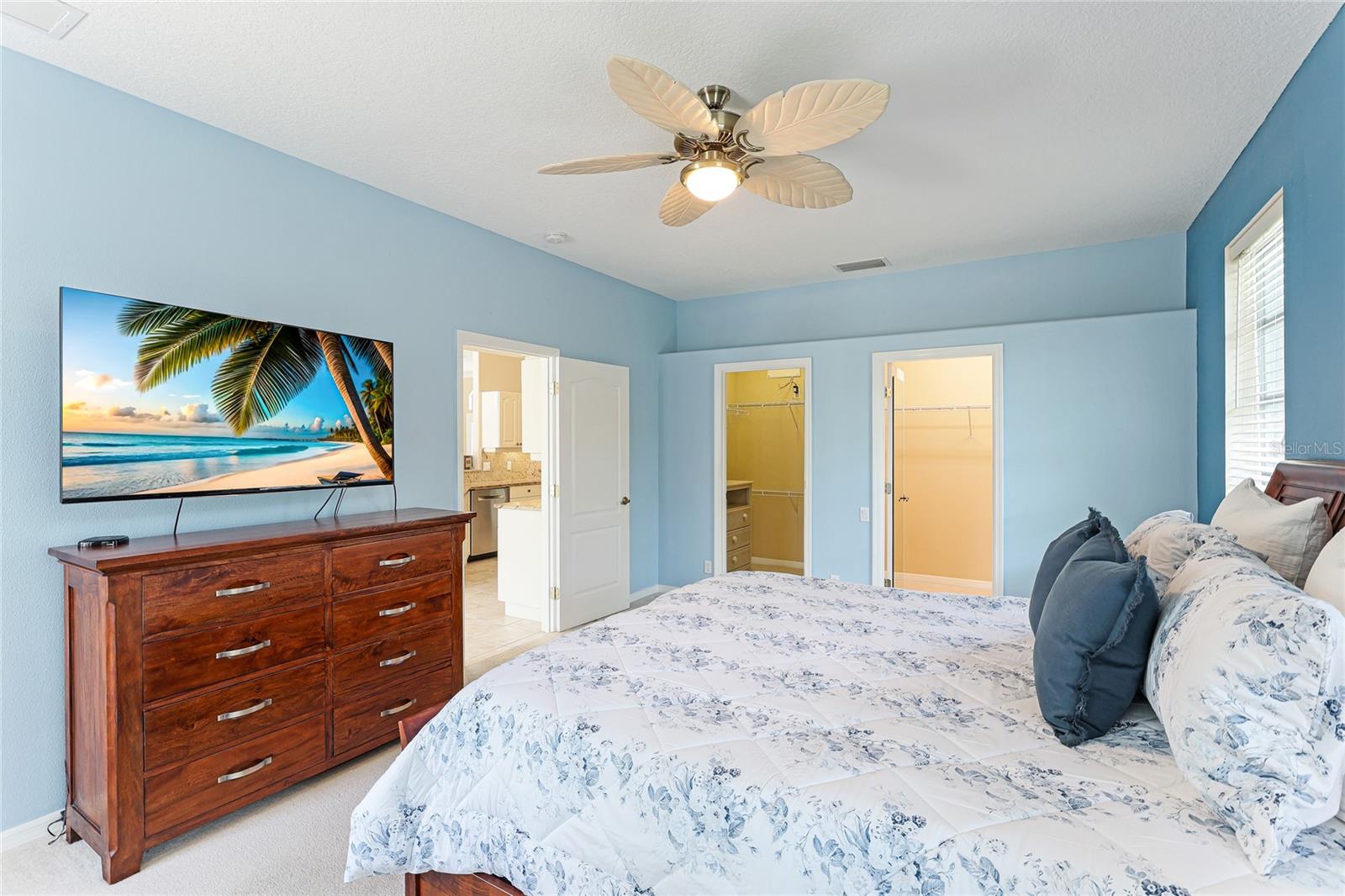 2100 CALUSA LAKES BLVD
