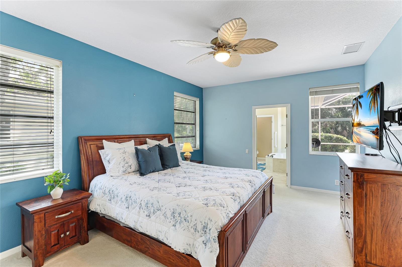 2100 CALUSA LAKES BLVD