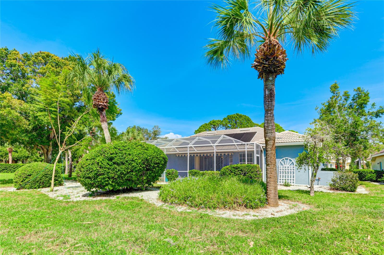 2100 CALUSA LAKES BLVD