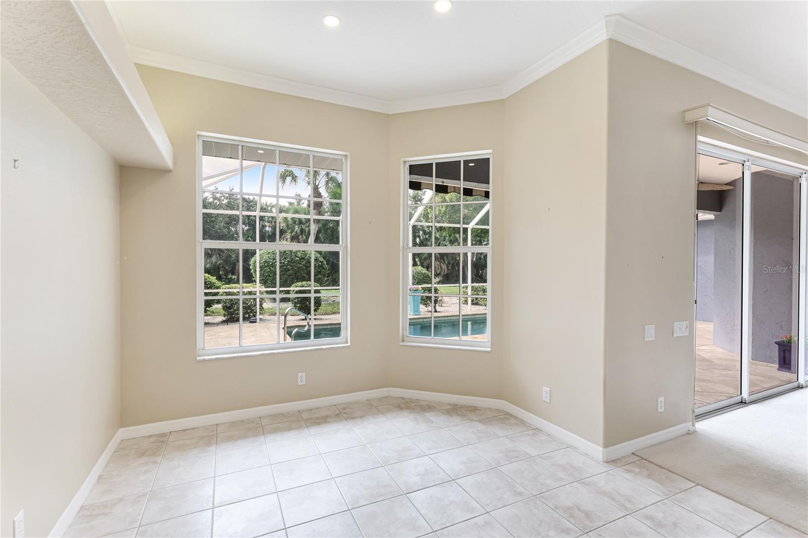 2100 CALUSA LAKES BLVD