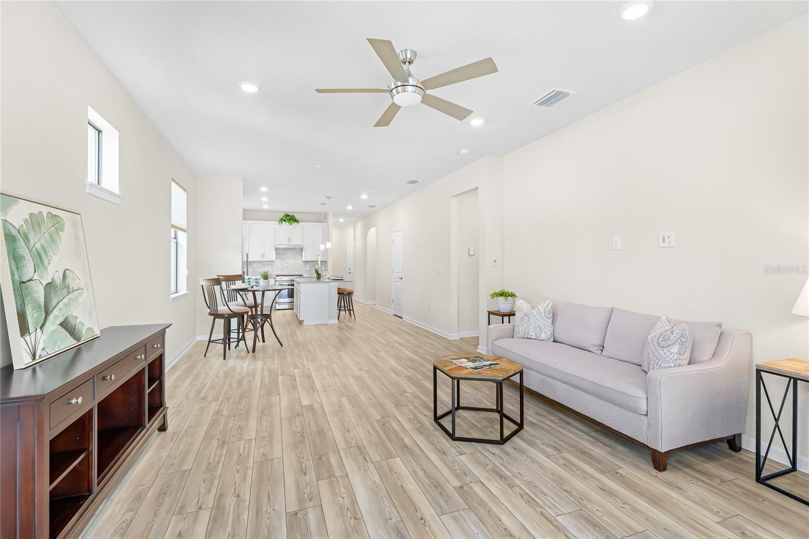 6323 CRESTED EAGLE LN