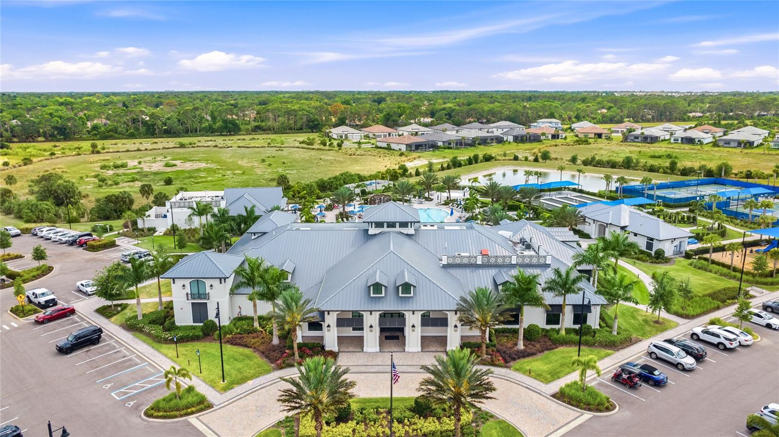 6323 CRESTED EAGLE LN