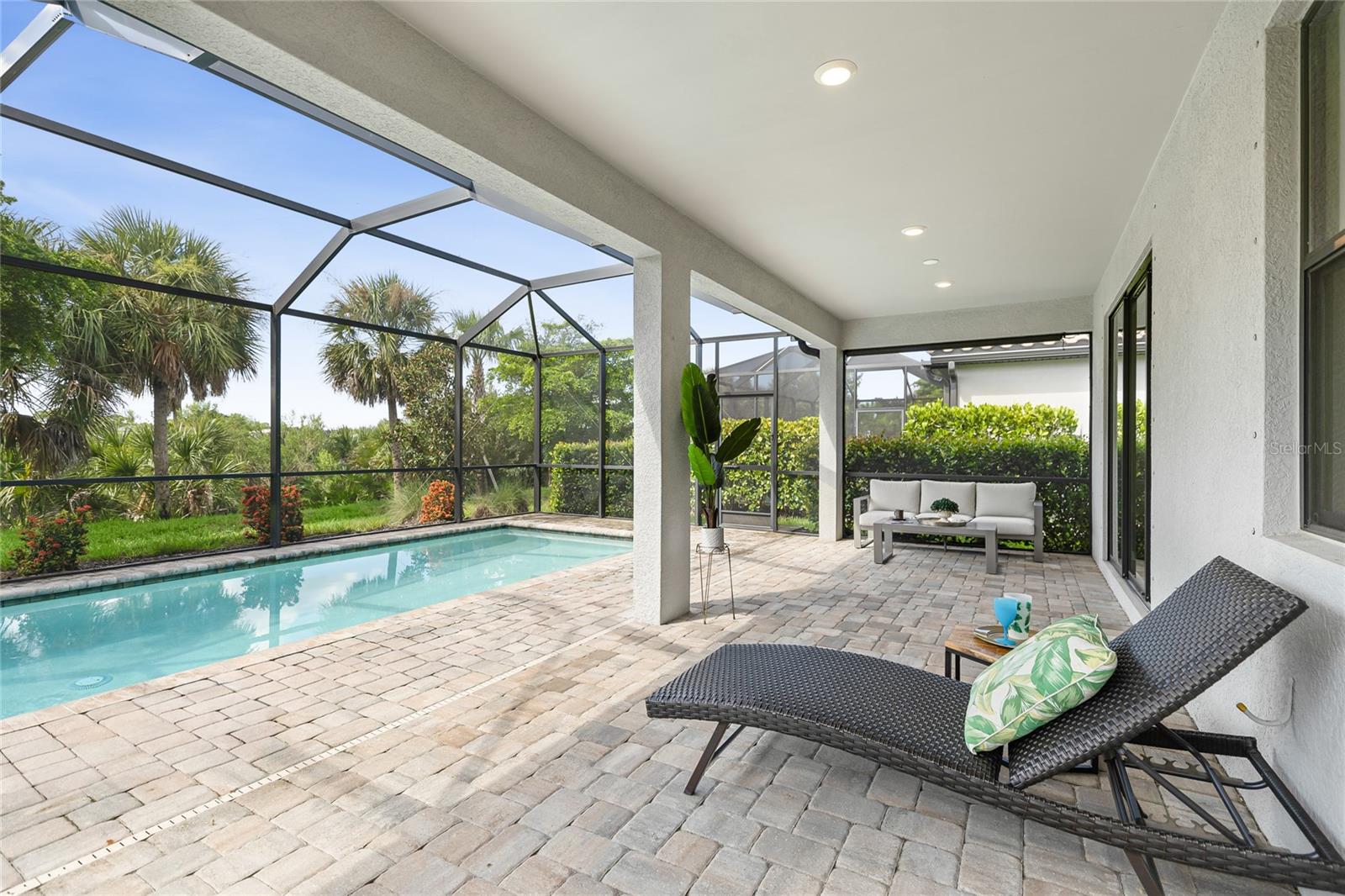6323 CRESTED EAGLE LN