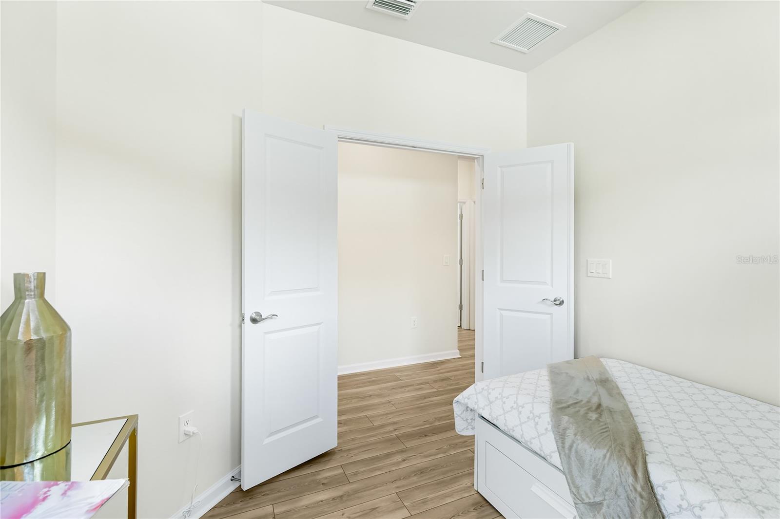 6323 CRESTED EAGLE LN