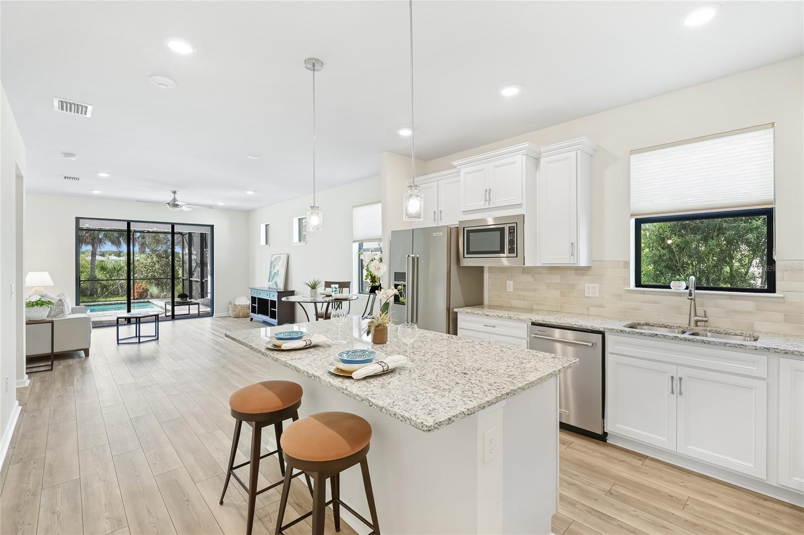 6323 CRESTED EAGLE LN