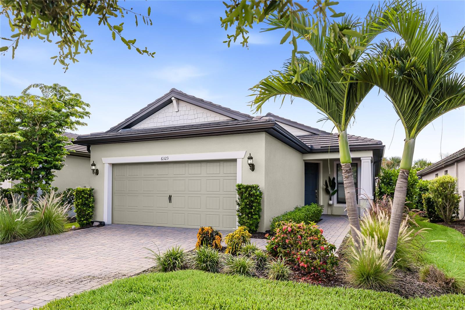 6323 CRESTED EAGLE LN