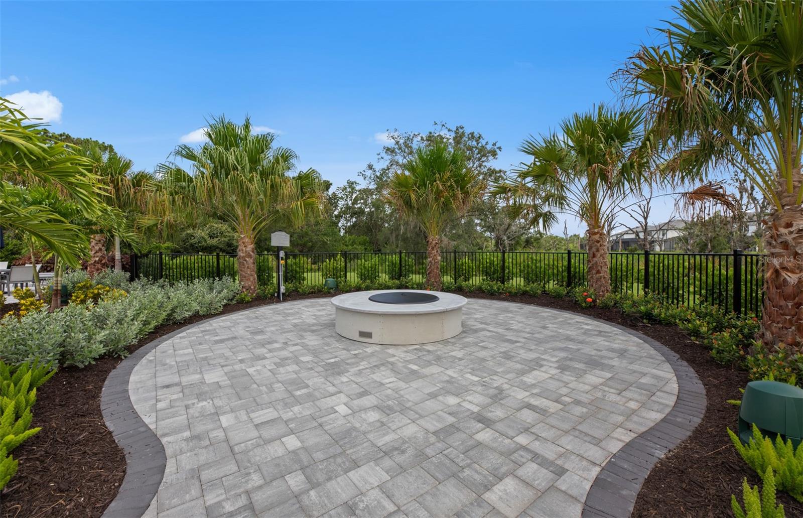 16423 SAPPHIRE POINT DR