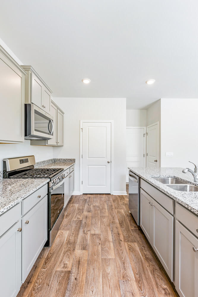 147 Cloverleaf Street