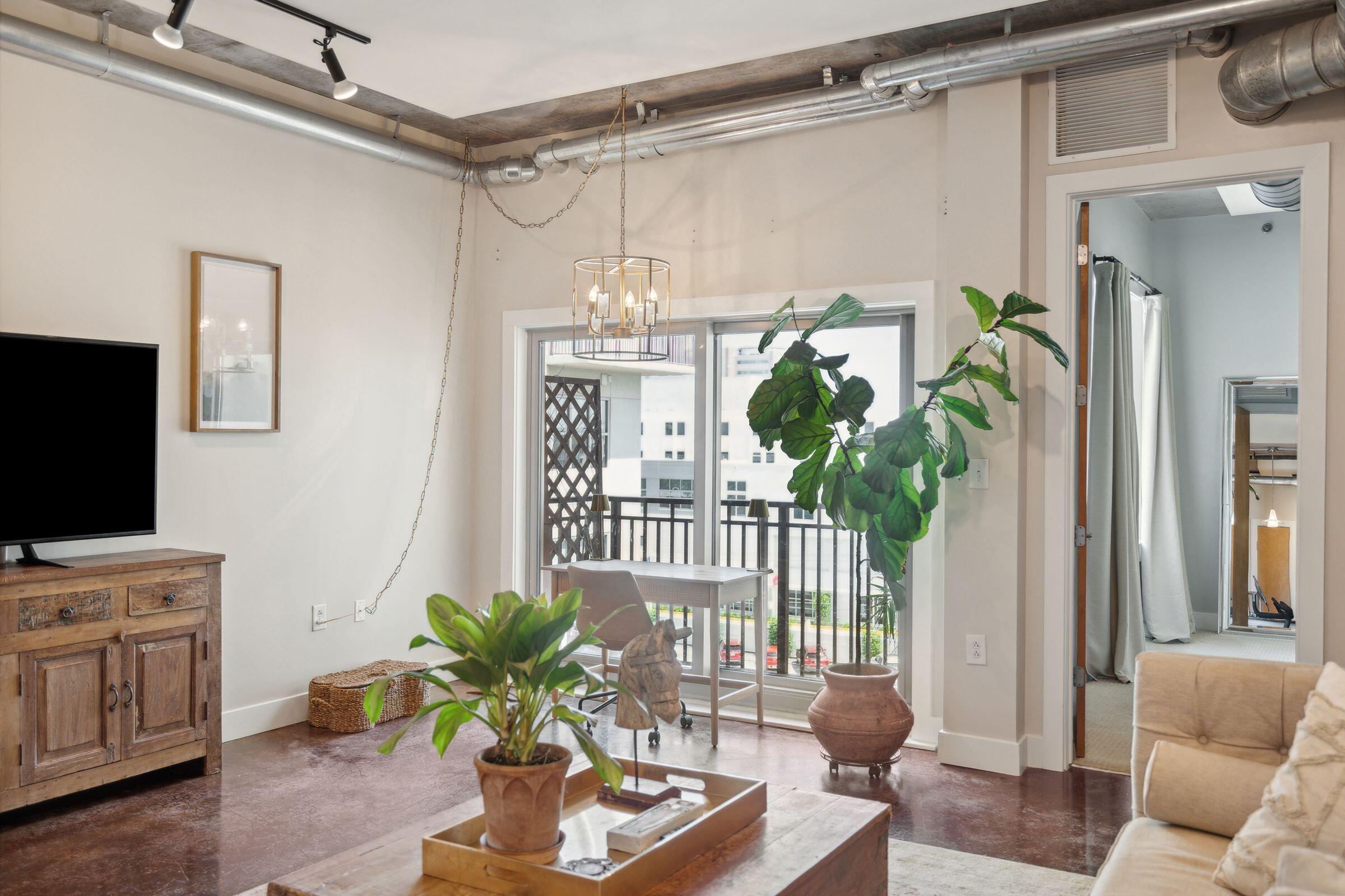 150 Bee Street # 612