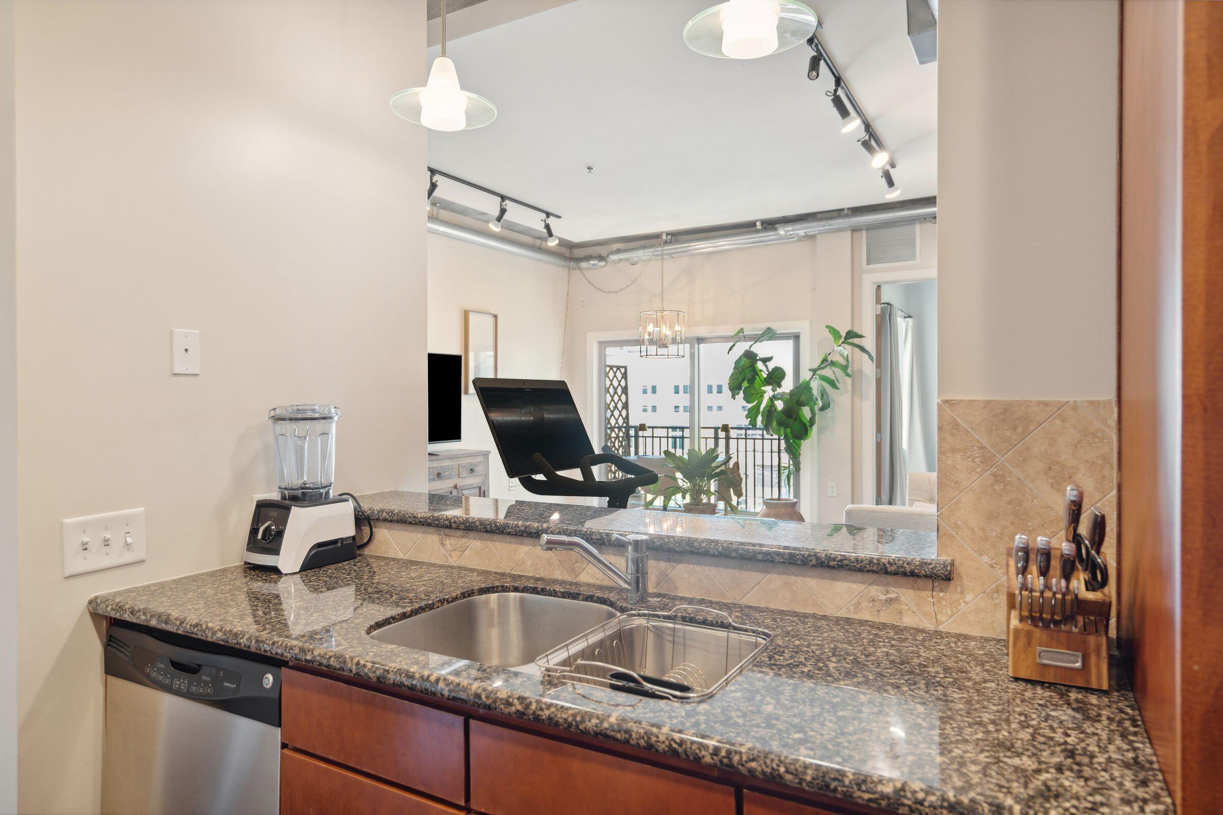 150 Bee Street # 612