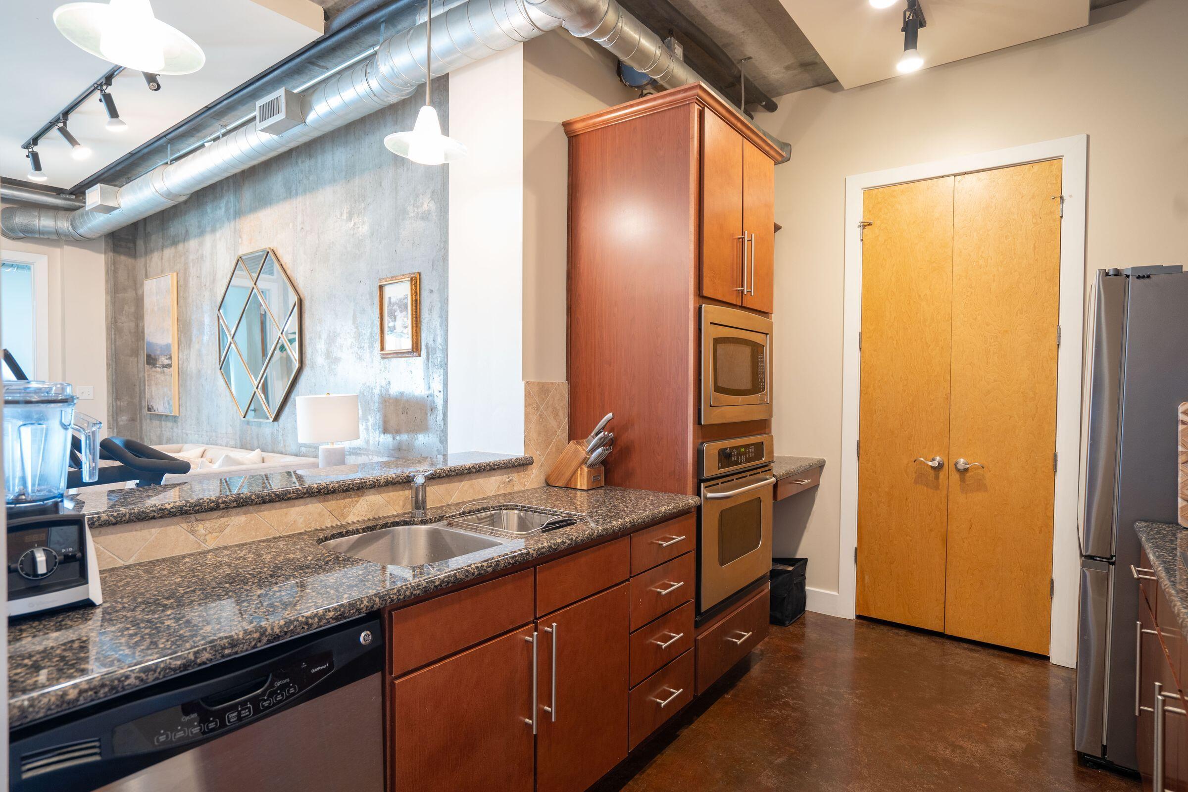 150 Bee Street # 612