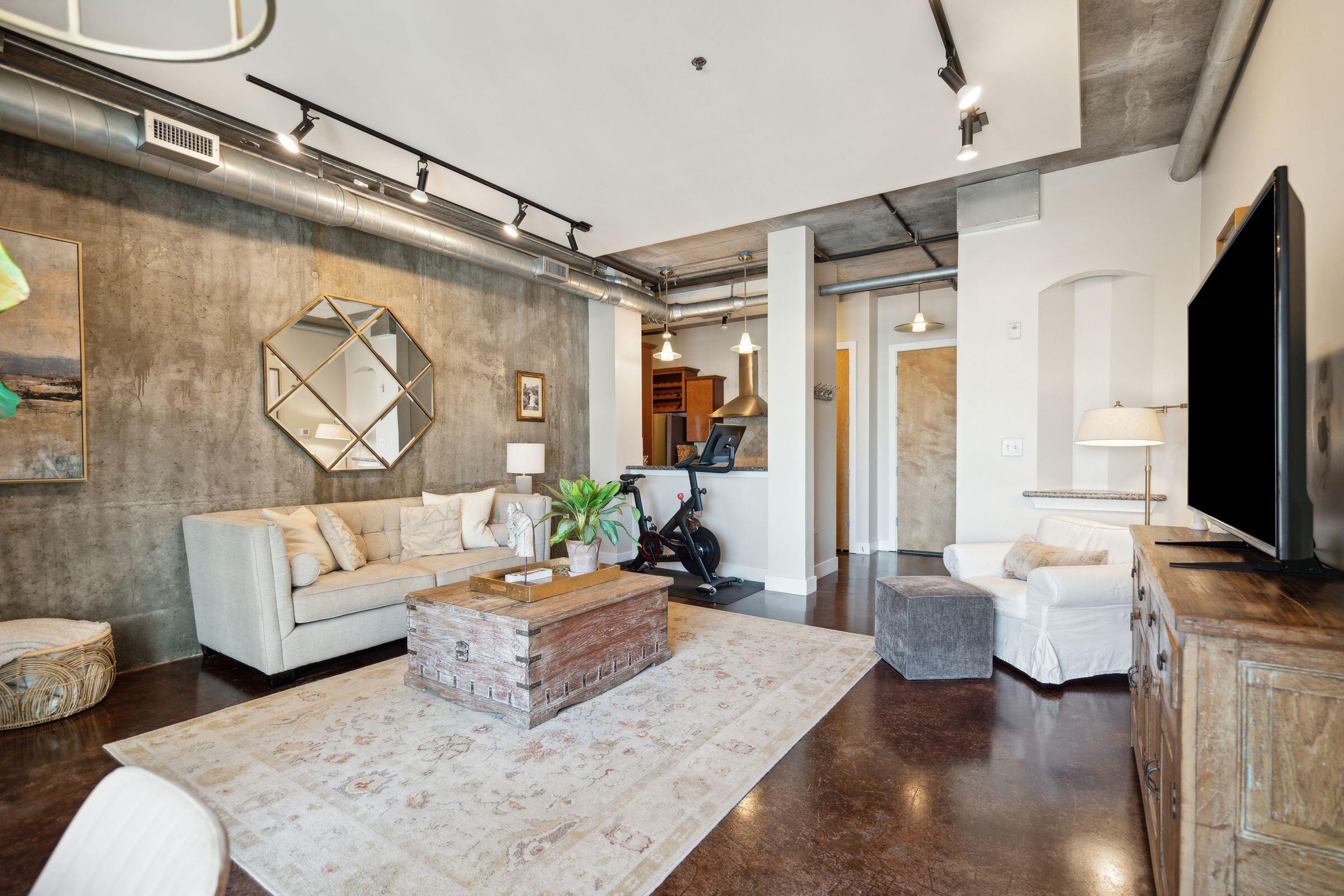 150 Bee Street # 612