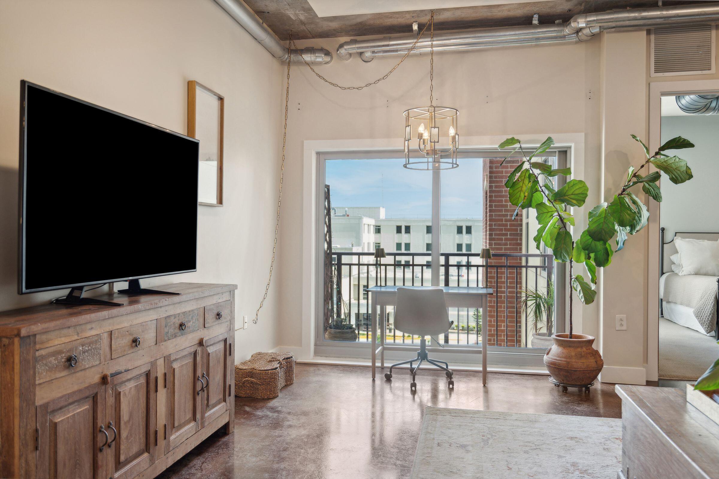 150 Bee Street # 612