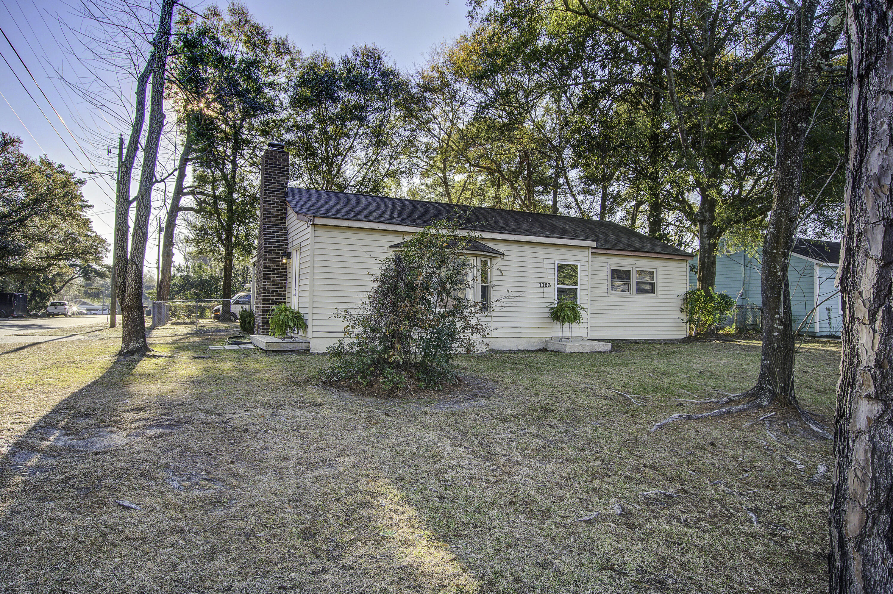 1123 Yeamans Hall Road