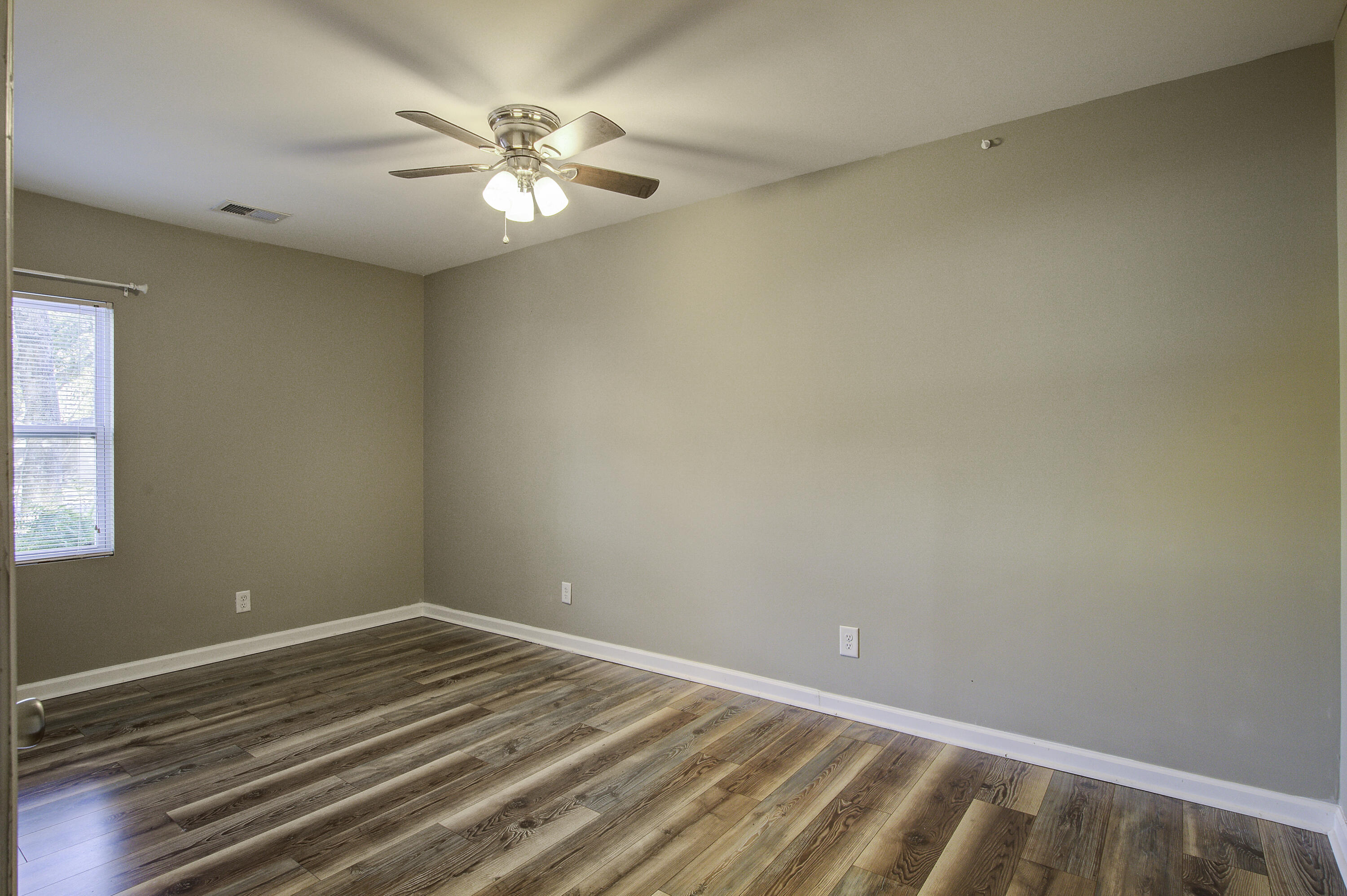 1123 Yeamans Hall Road