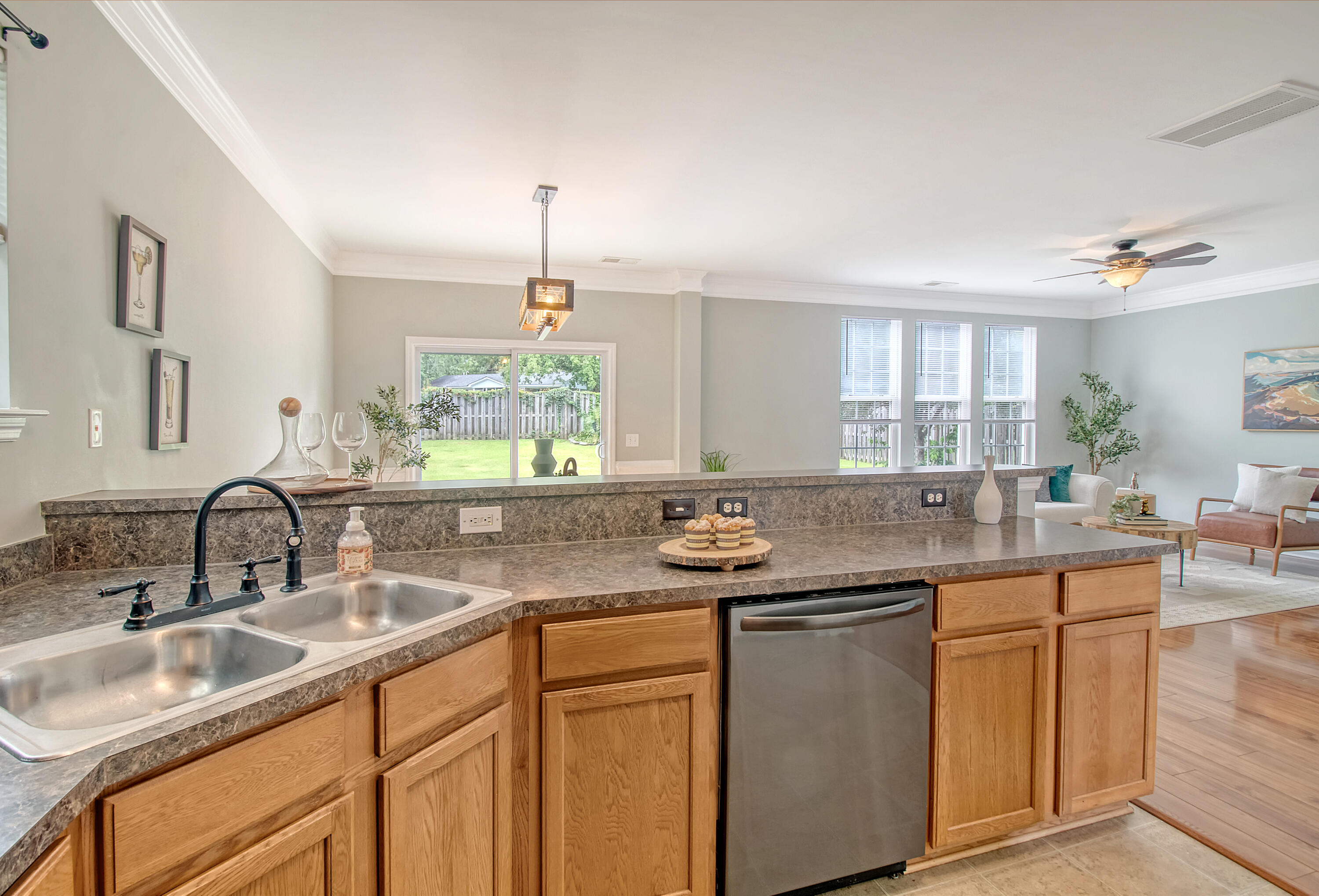 1052 Whitlow Boulevard