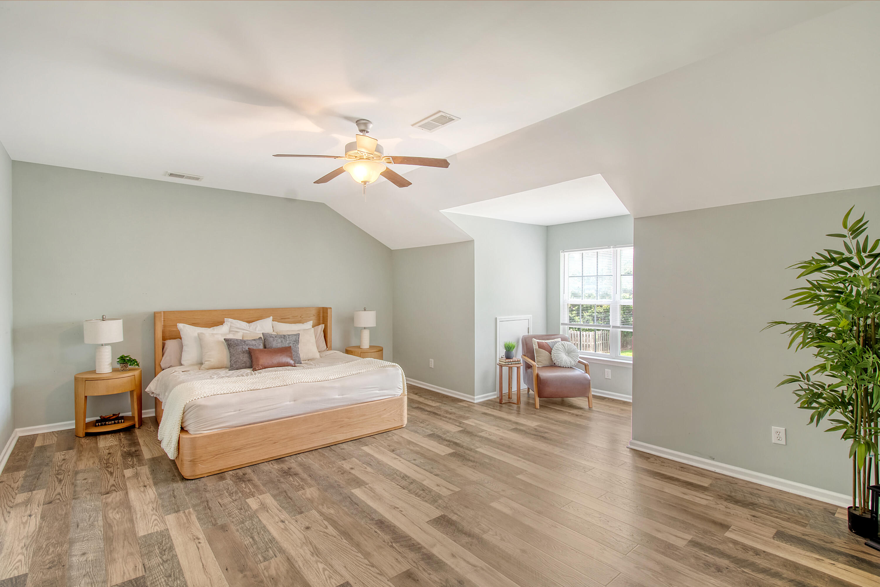 1052 Whitlow Boulevard