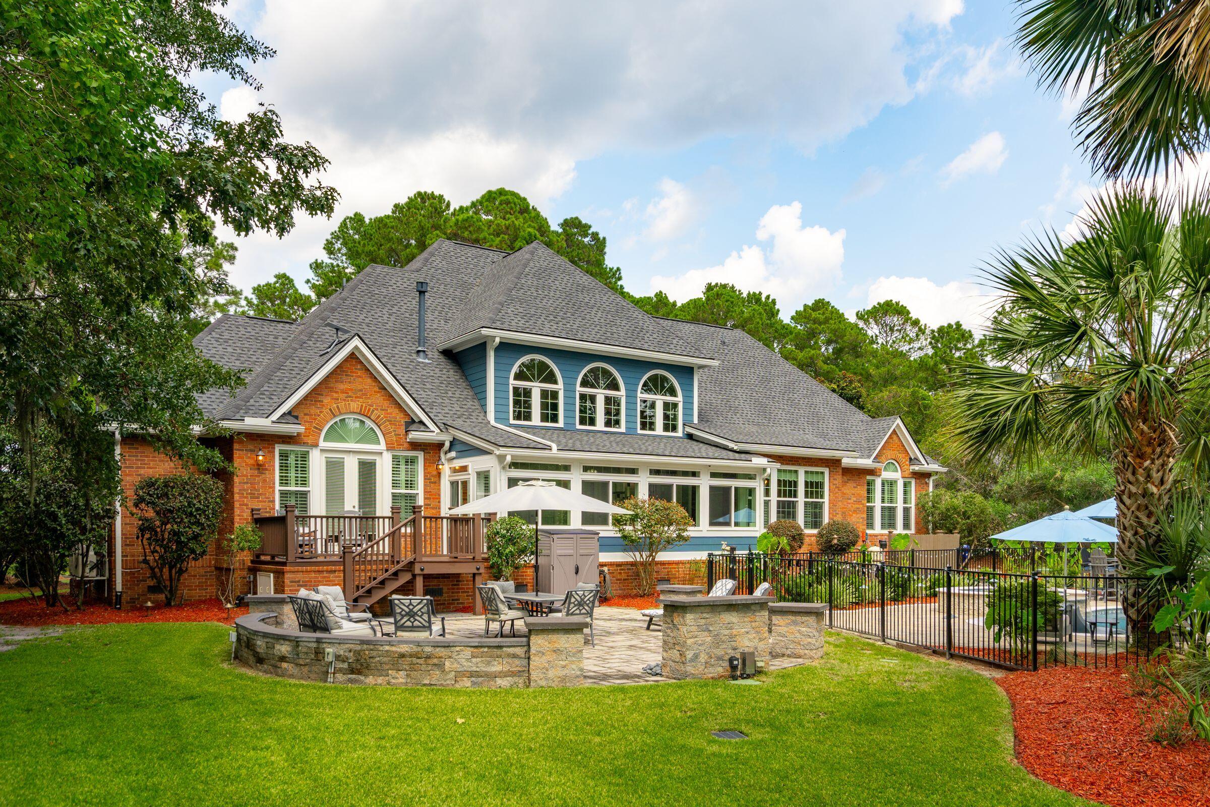 3065 Pignatelli Crescent