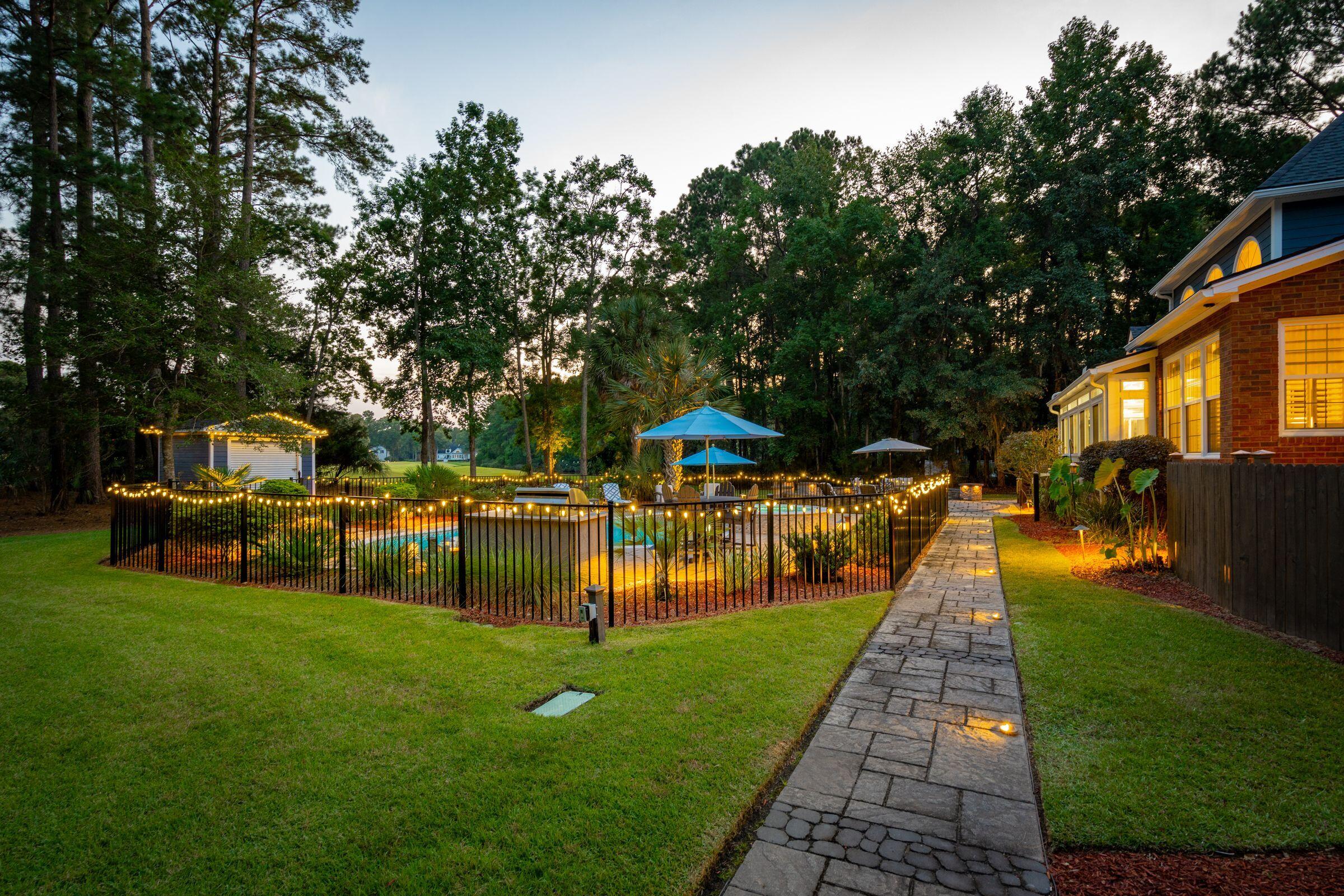 3065 Pignatelli Crescent