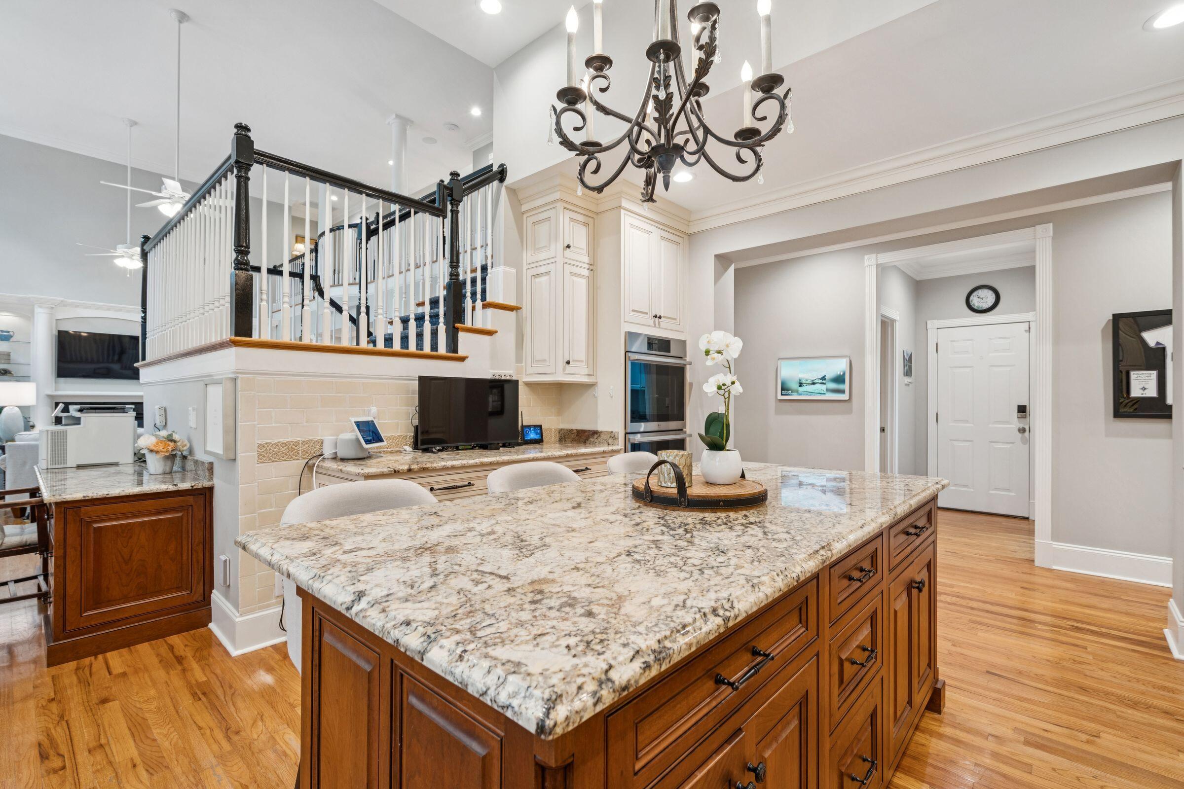 3065 Pignatelli Crescent