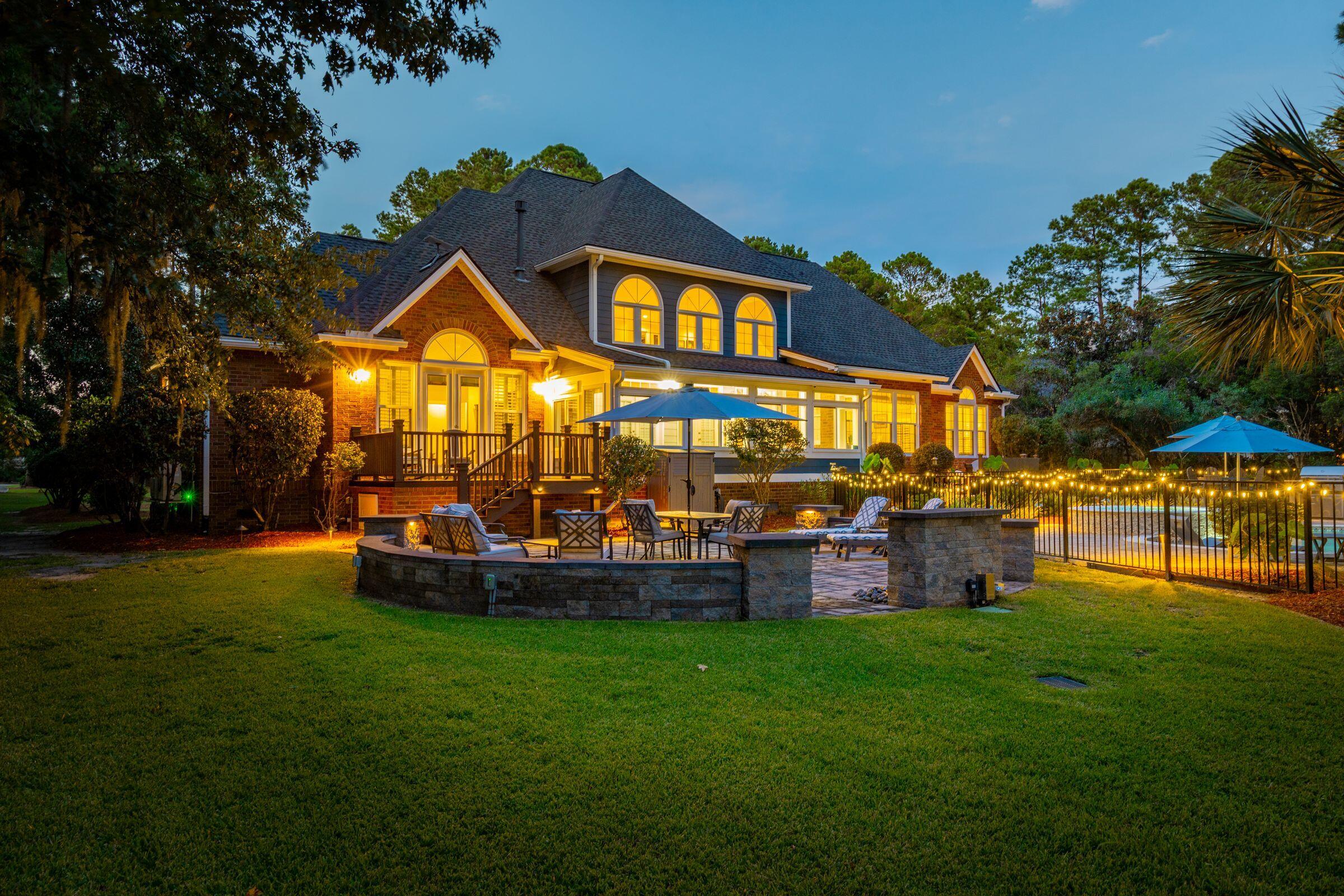 3065 Pignatelli Crescent