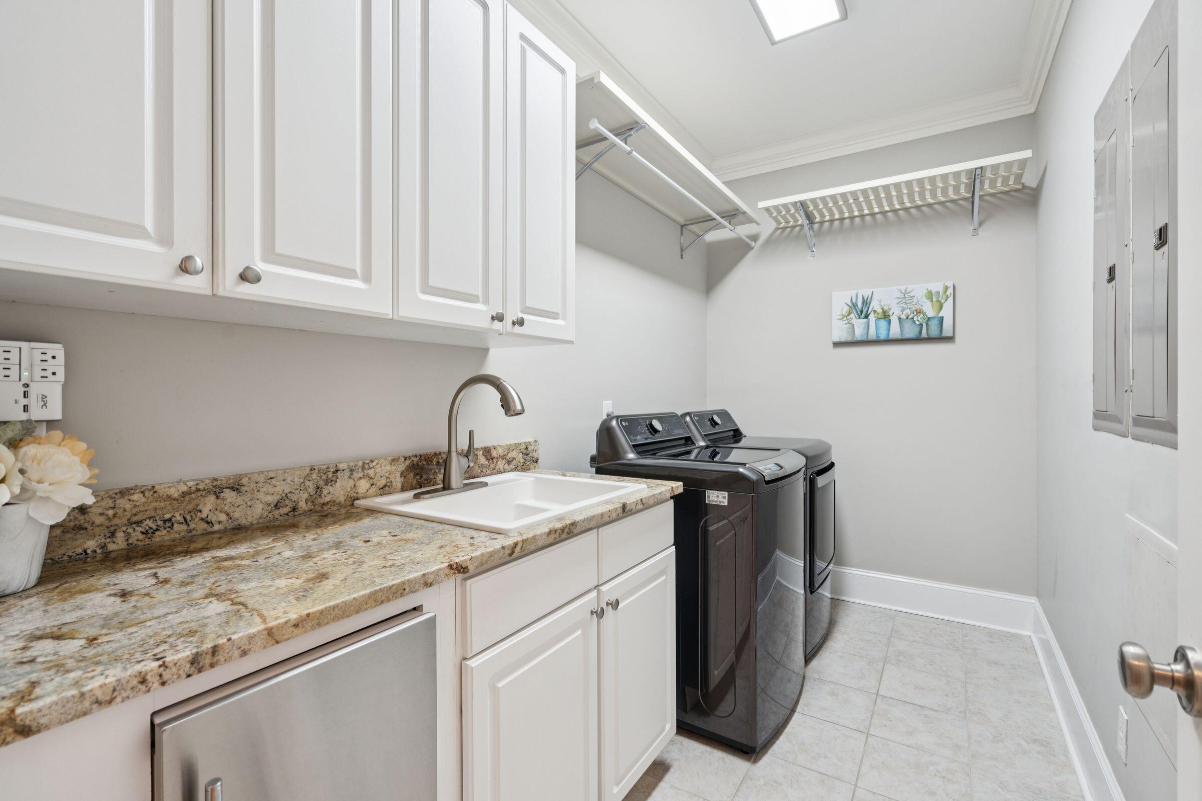 3065 Pignatelli Crescent