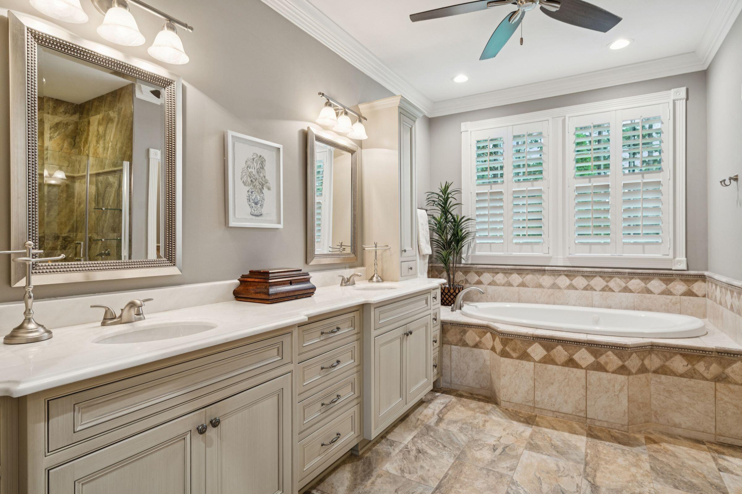 3065 Pignatelli Crescent