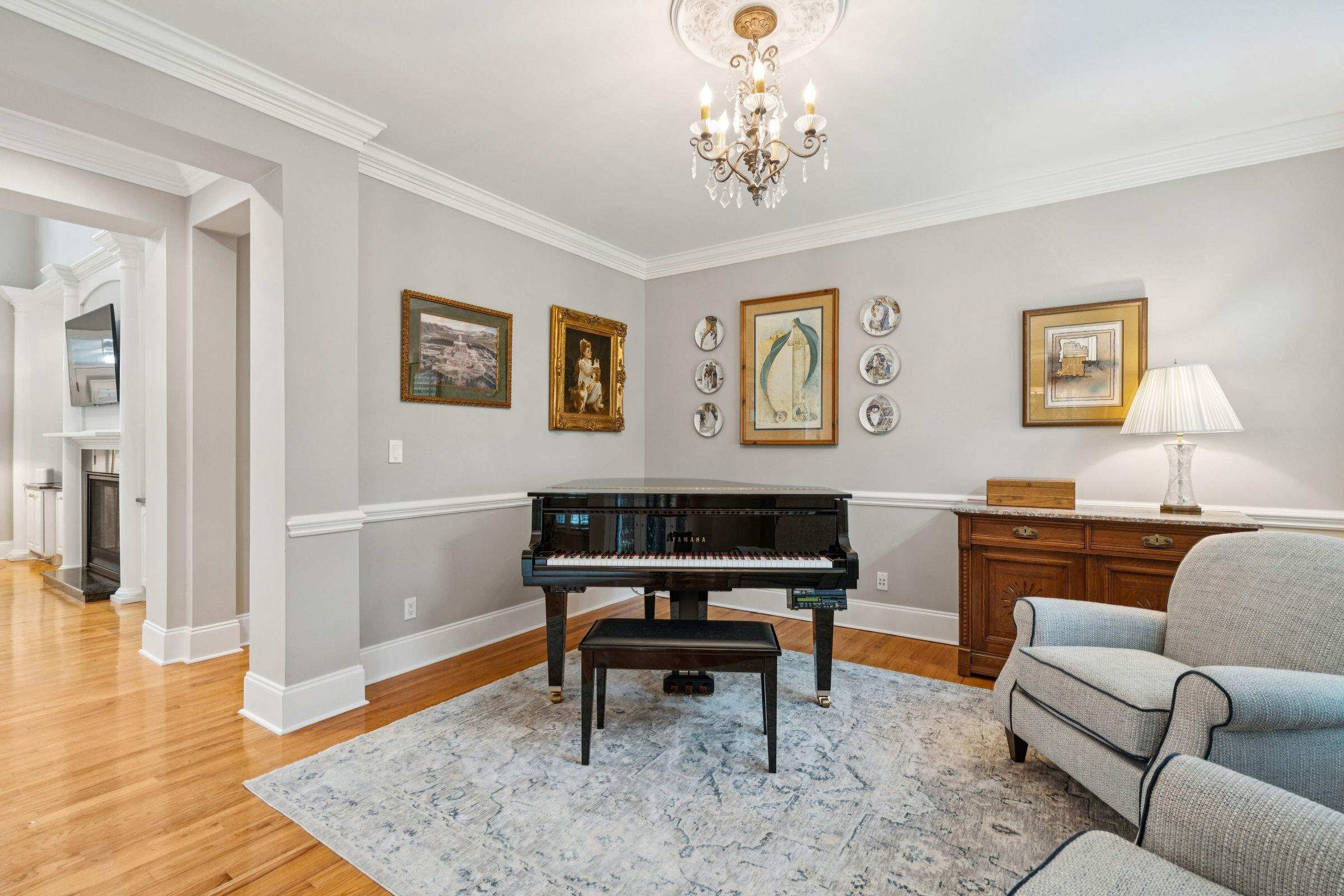 3065 Pignatelli Crescent