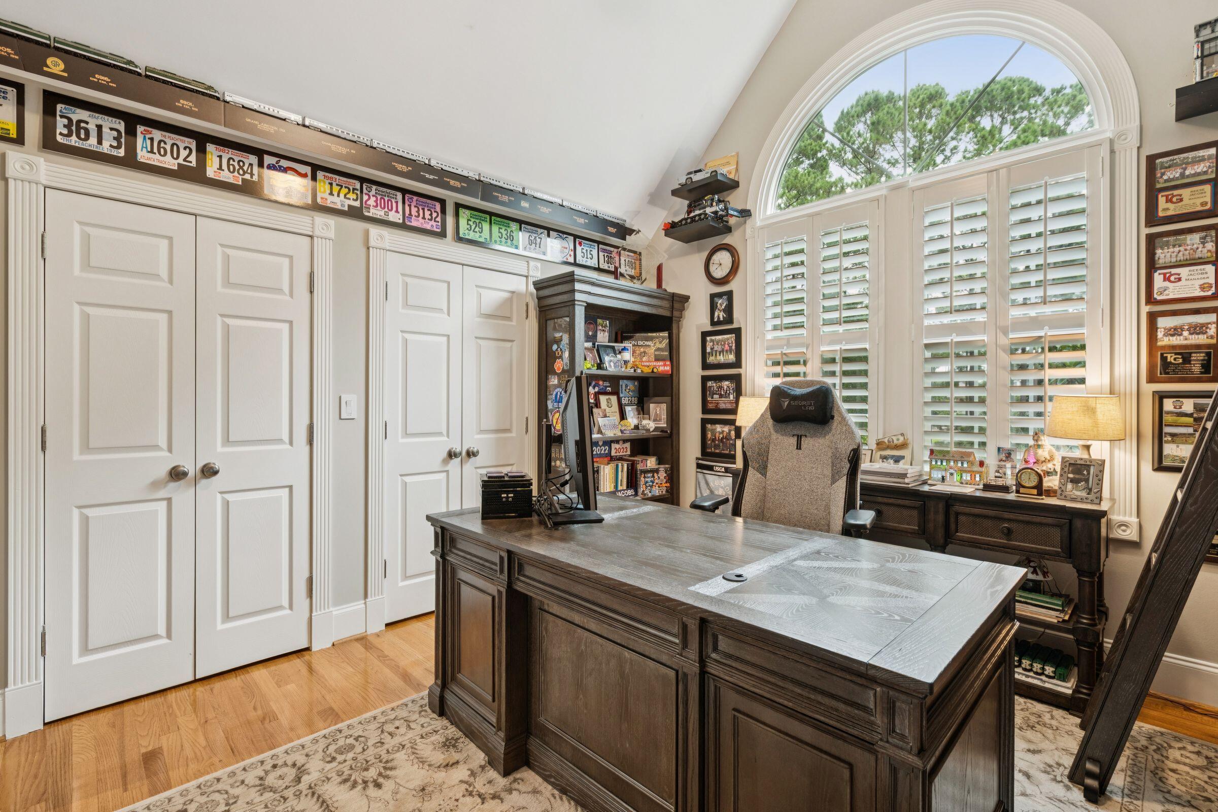 3065 Pignatelli Crescent