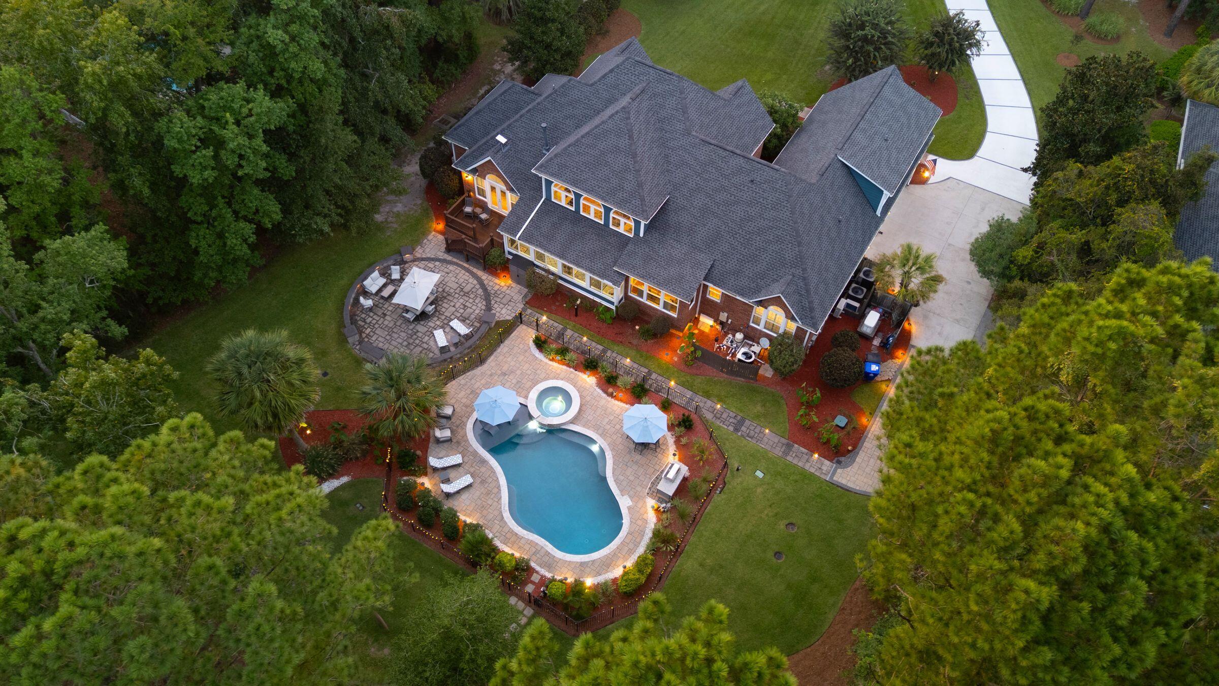 3065 Pignatelli Crescent