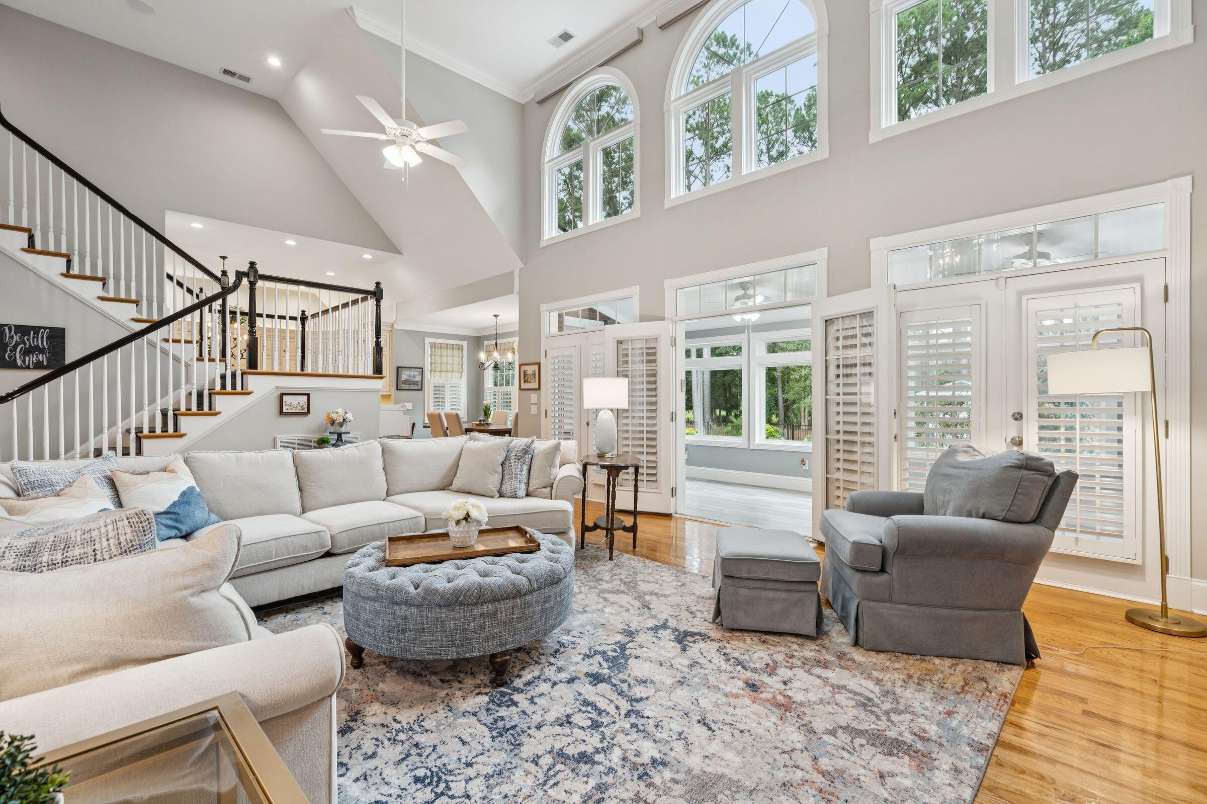 3065 Pignatelli Crescent