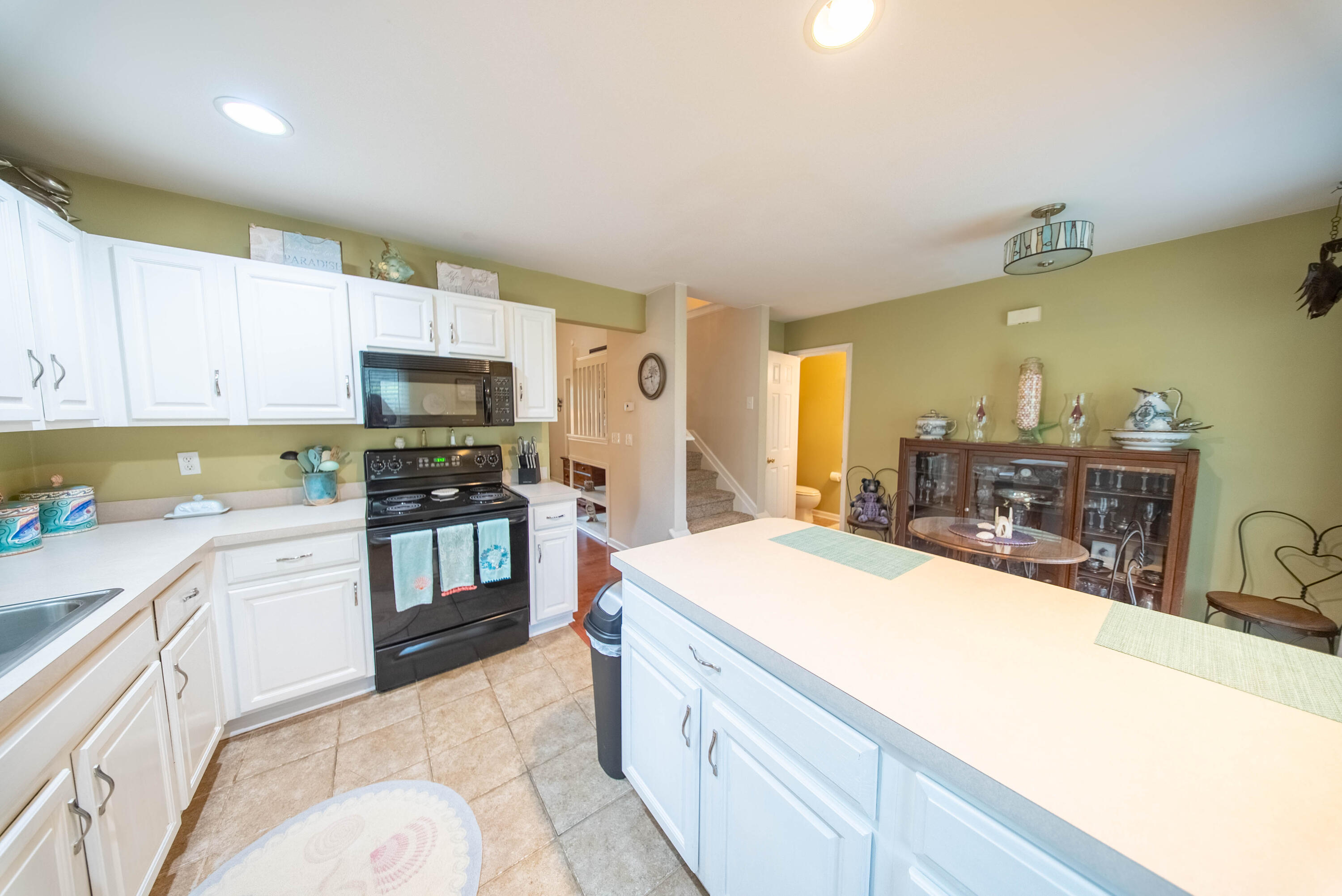 8106 Shadow Oak Drive