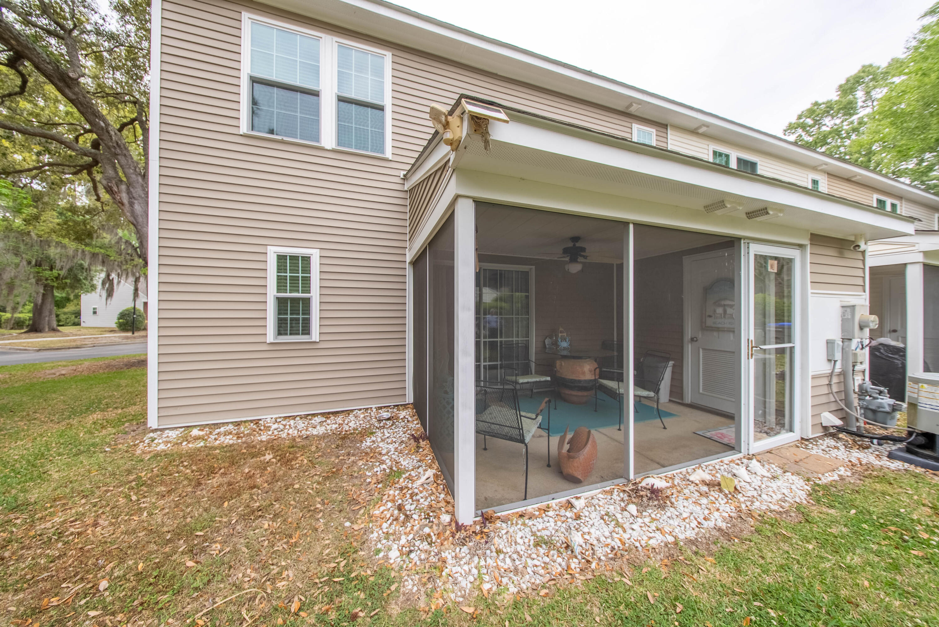 8106 Shadow Oak Drive