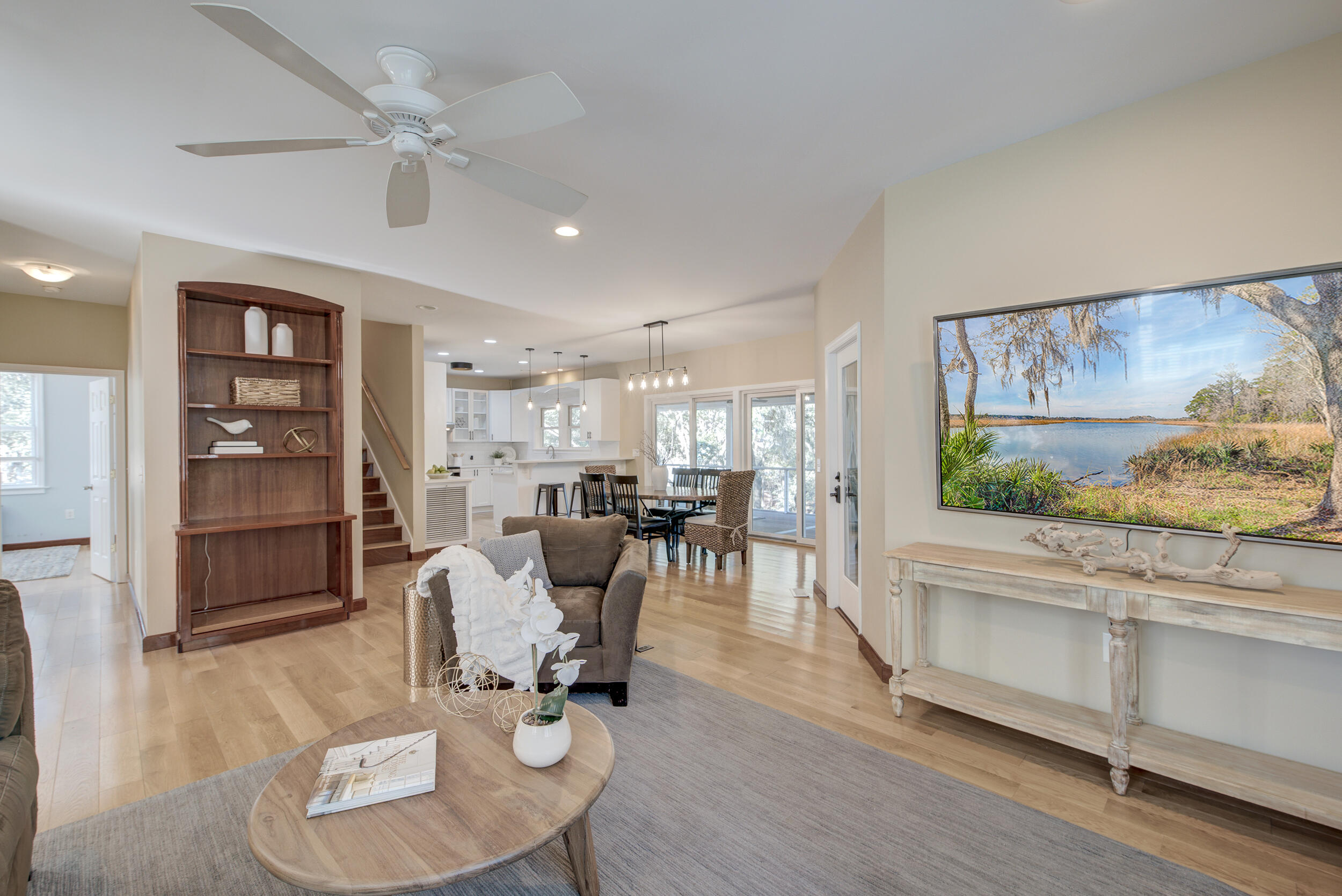 1527 Macoma Drive