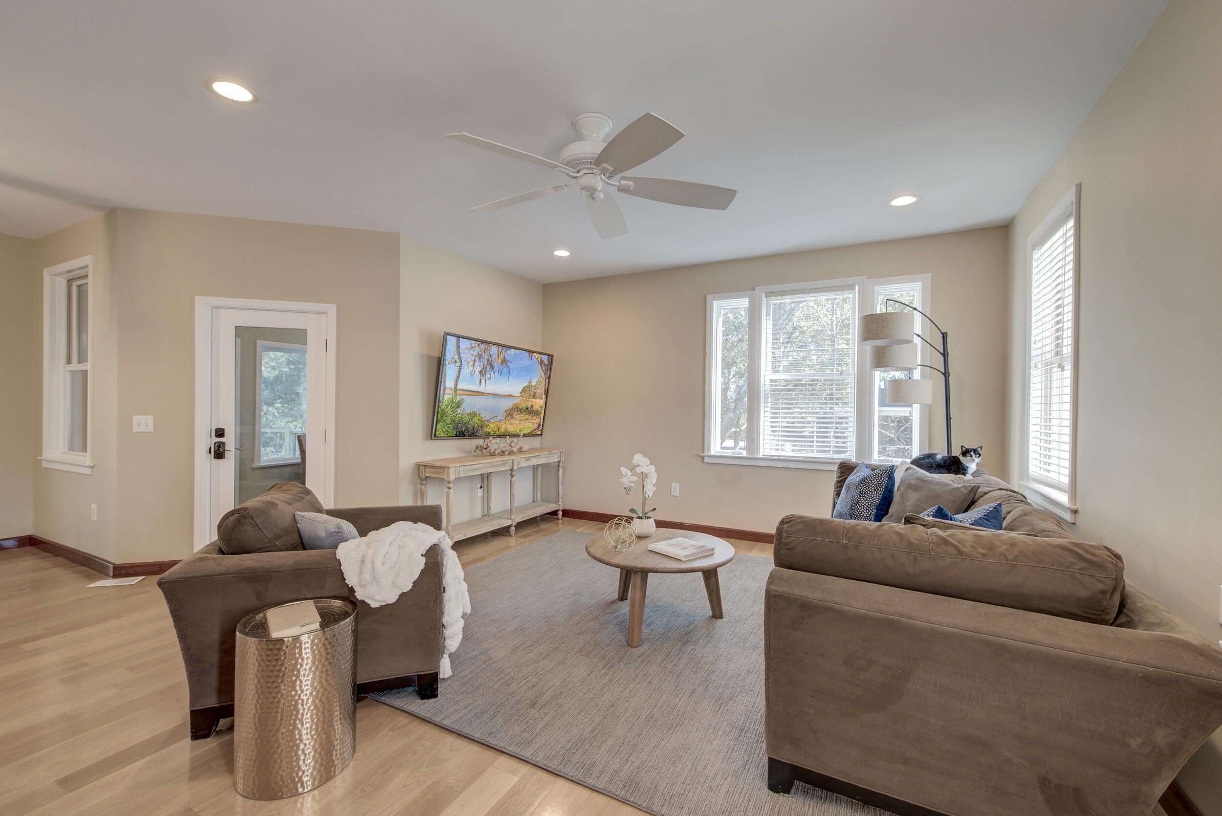 1527 Macoma Drive