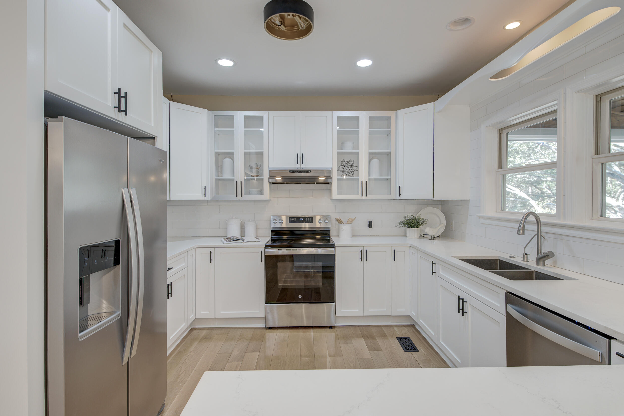 1527 Macoma Drive