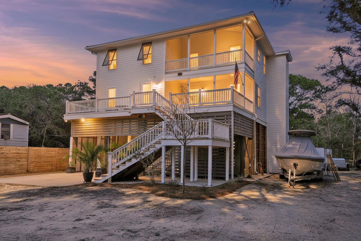 1527 Macoma Drive