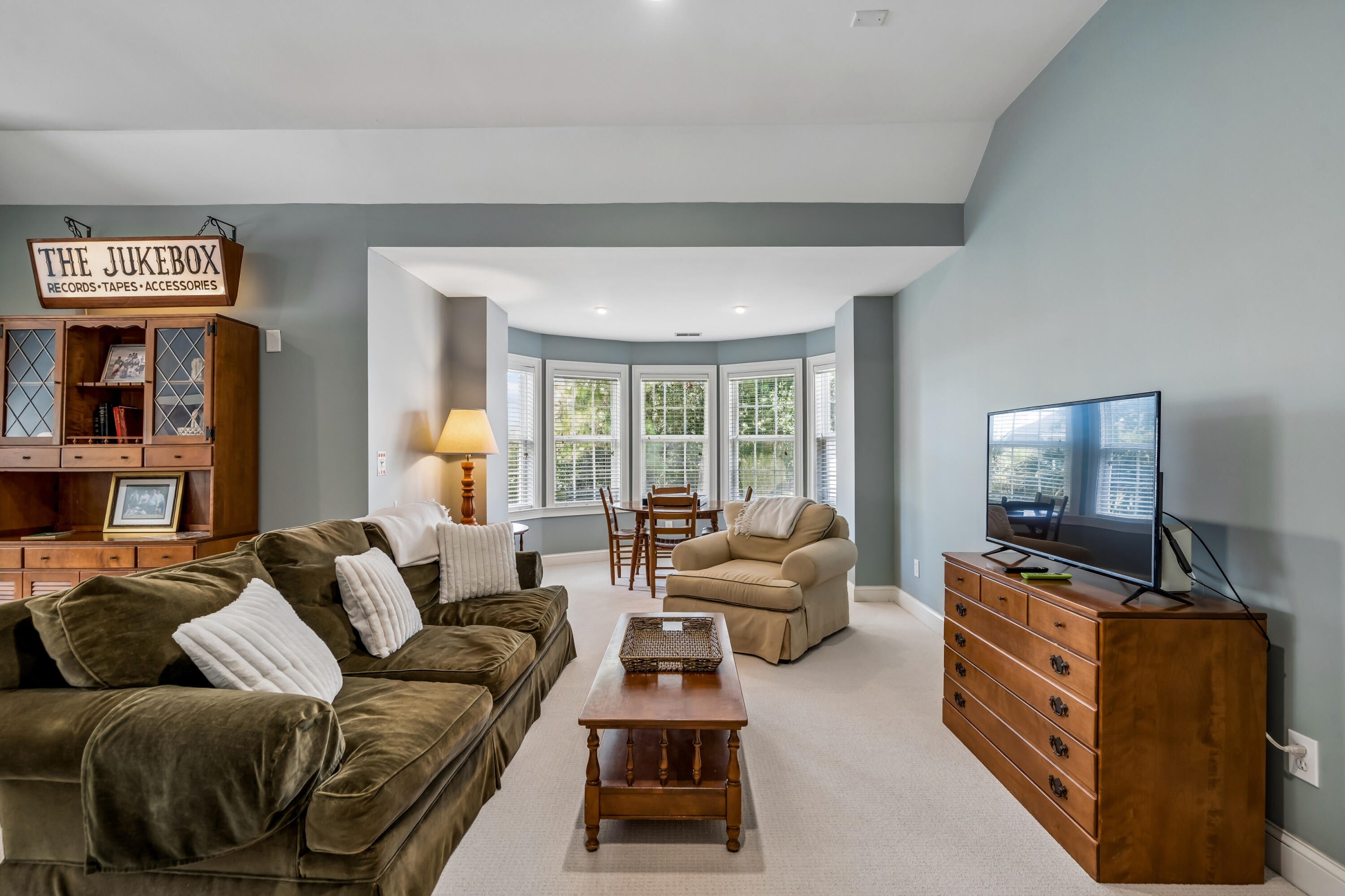 2740 Oak Manor Drive