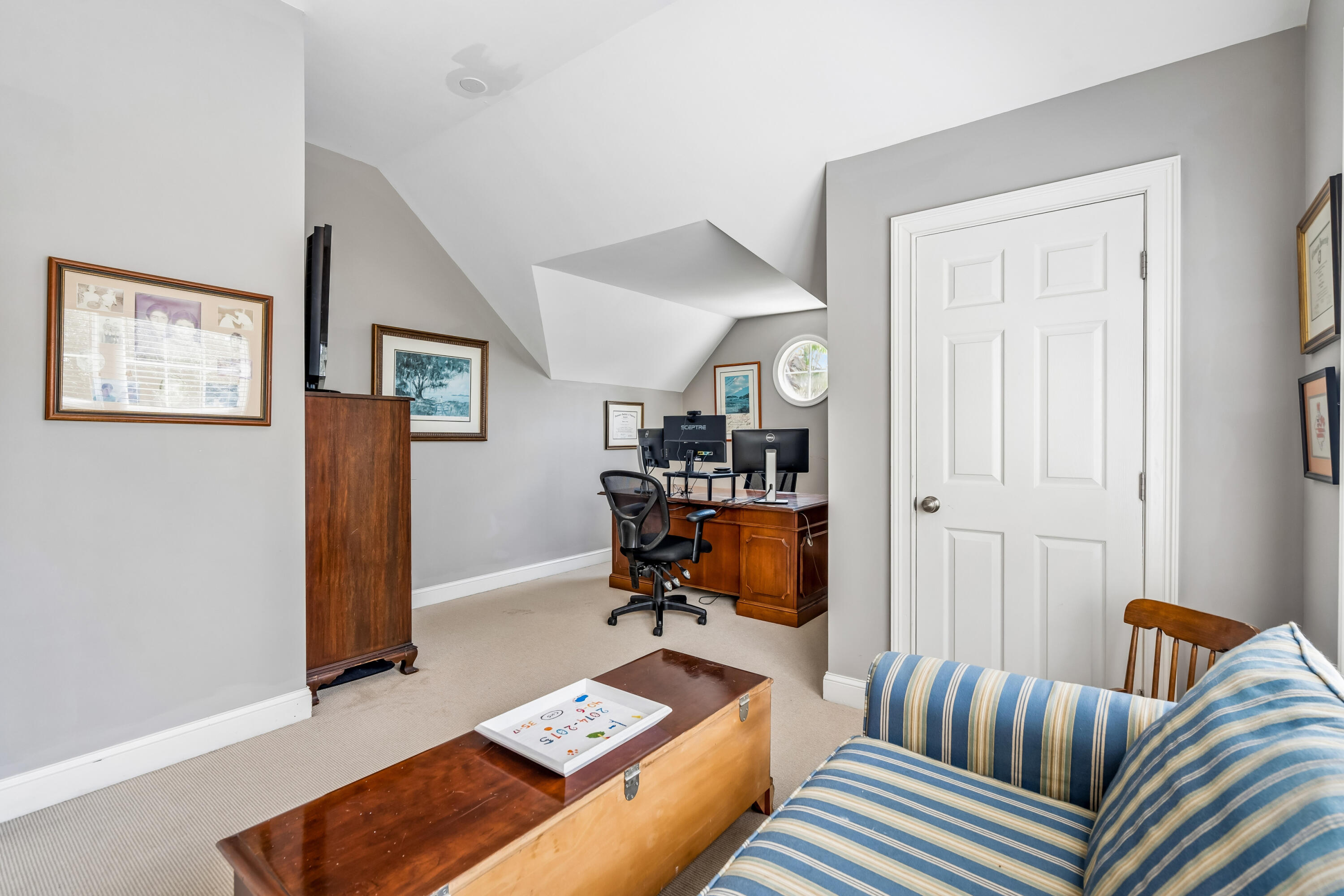 2740 Oak Manor Drive