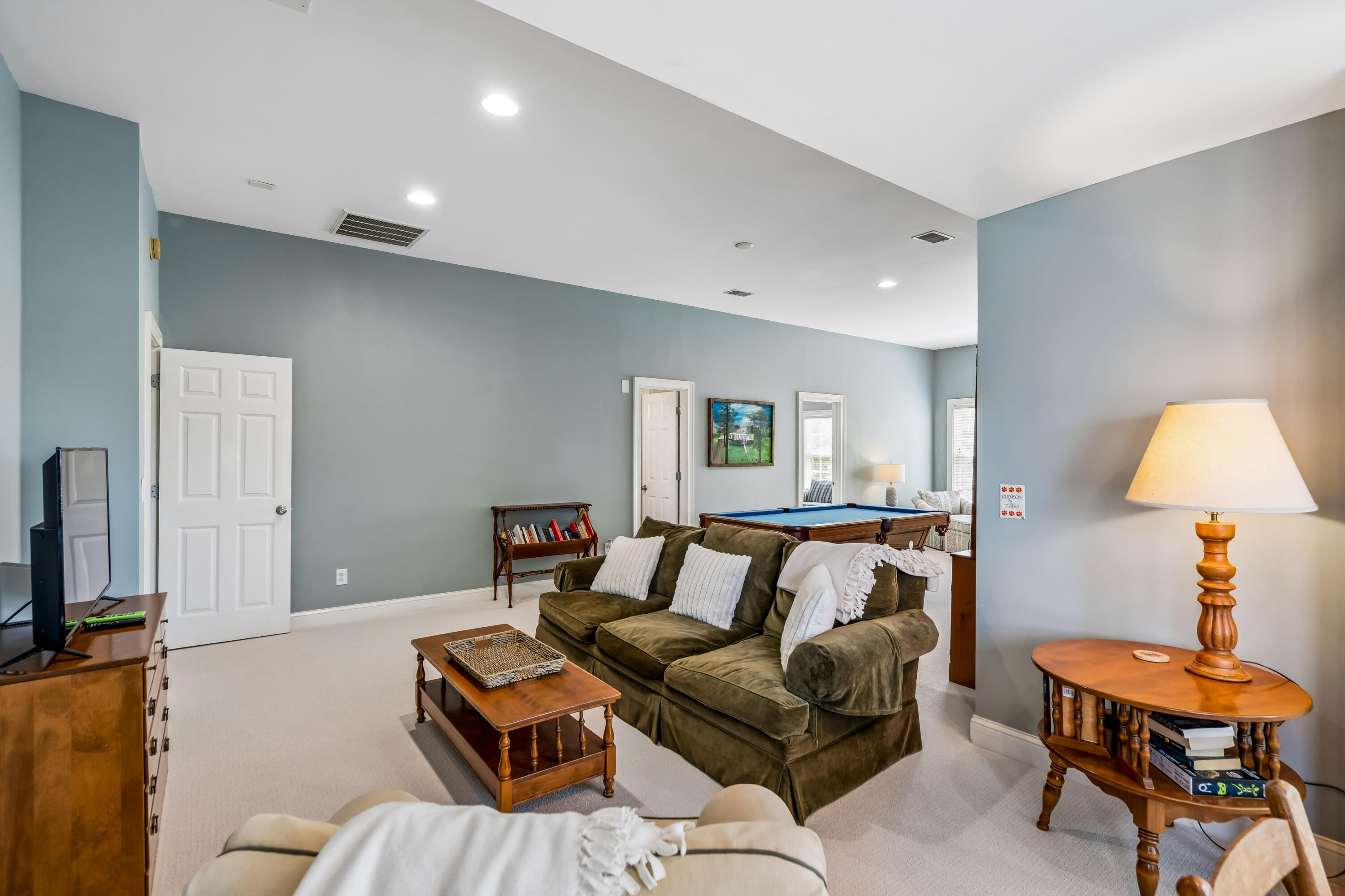 2740 Oak Manor Drive