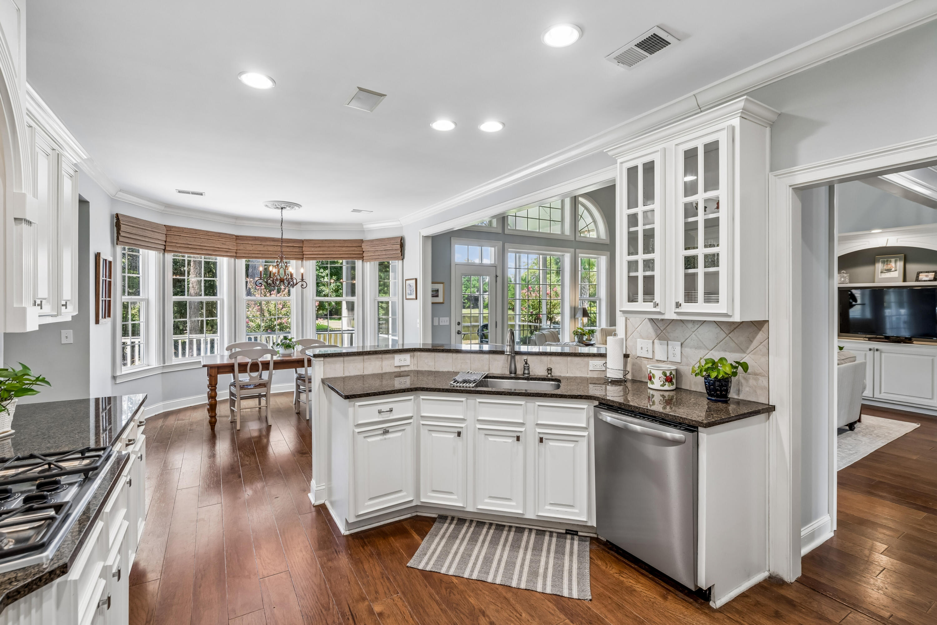 2740 Oak Manor Drive