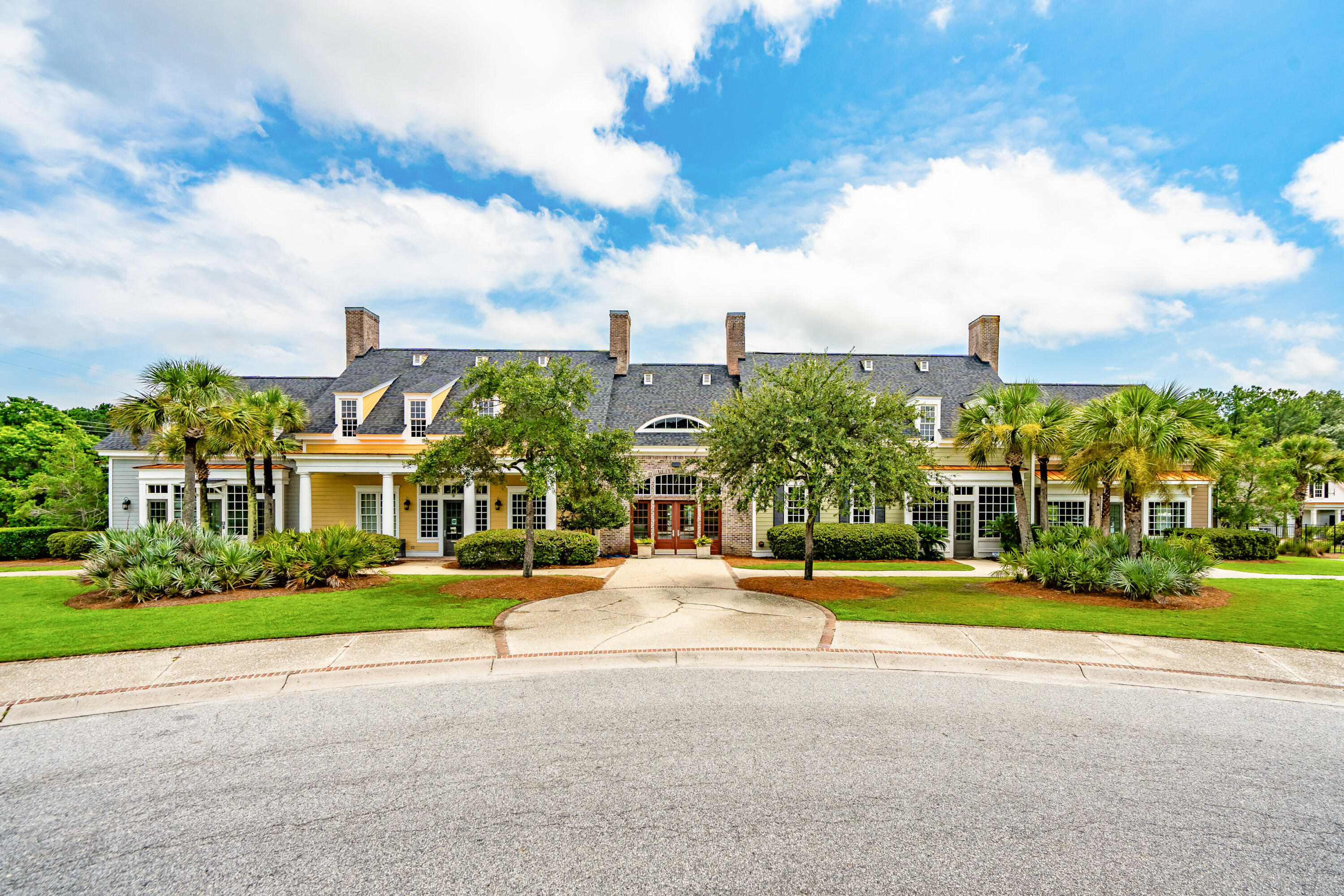 2740 Oak Manor Drive