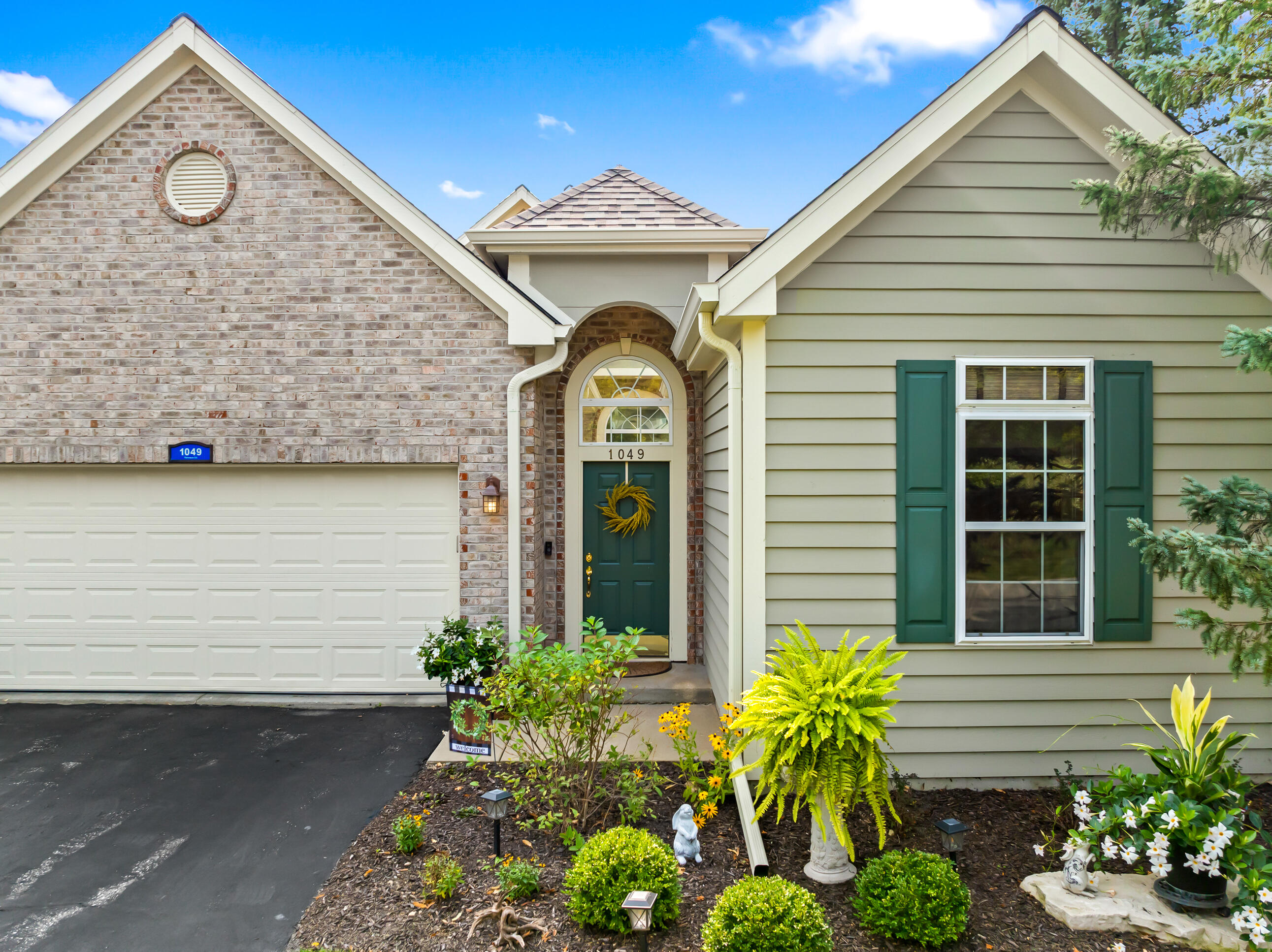 1049 Terrace Ct