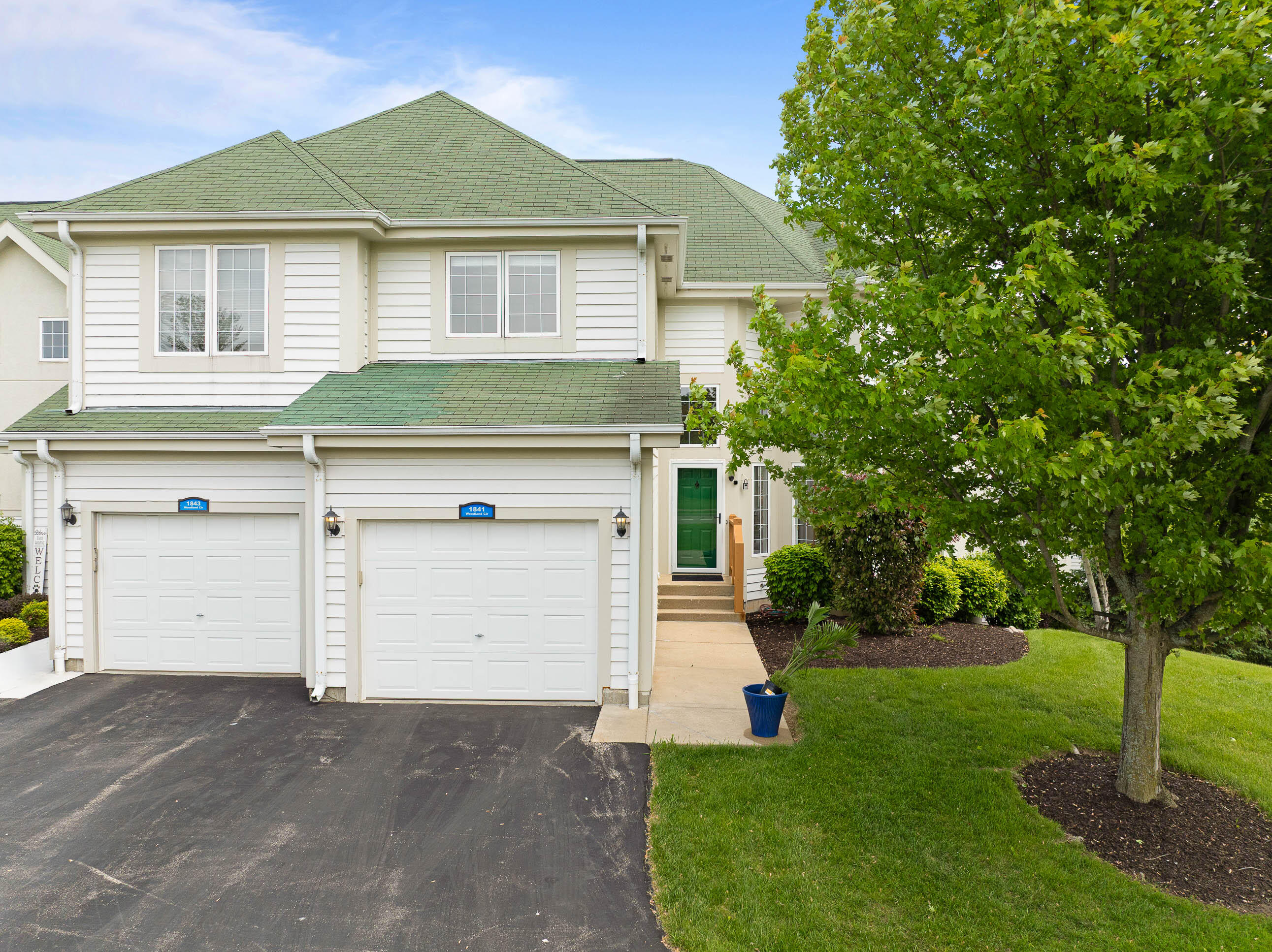 1841 Woodland Cir