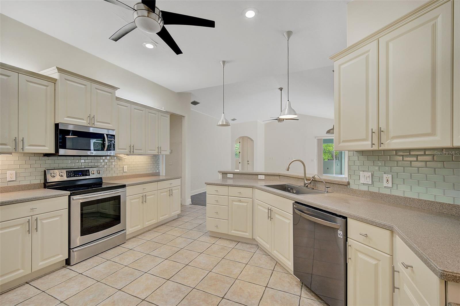4793 BAYCEDAR LANE