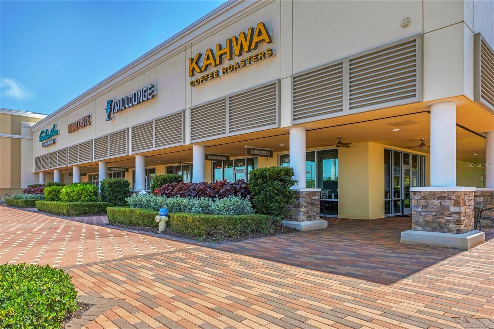 207 WOODLAND DR #207