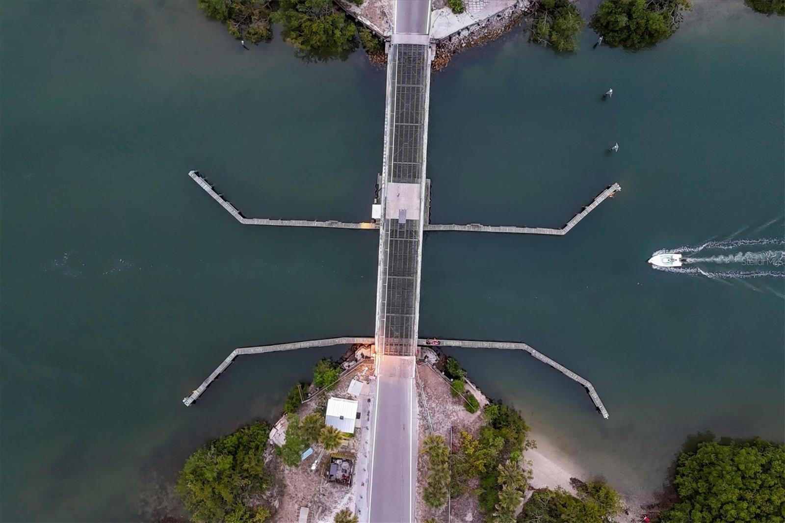 207 WOODLAND DR #207