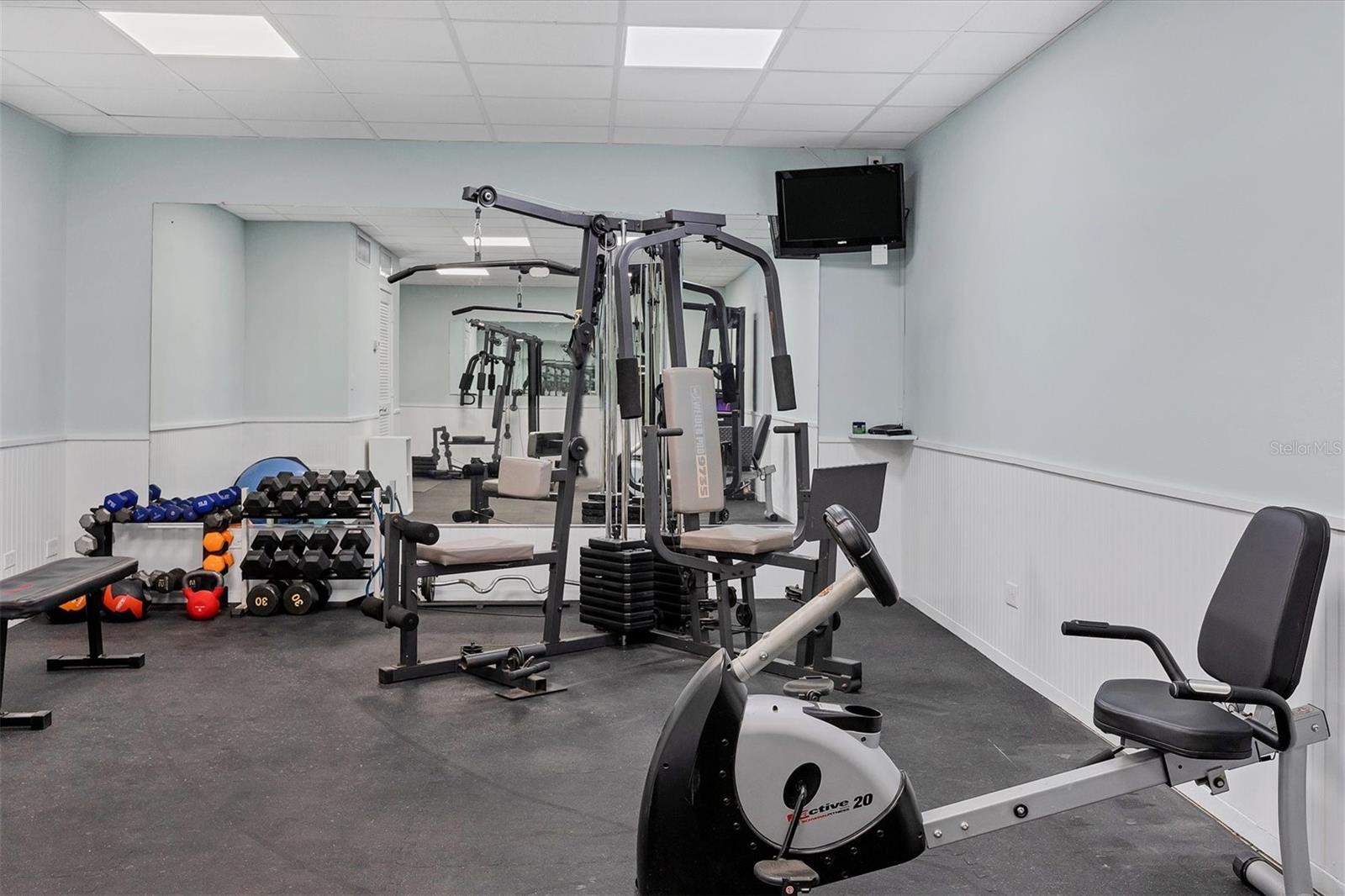 207 WOODLAND DR #207